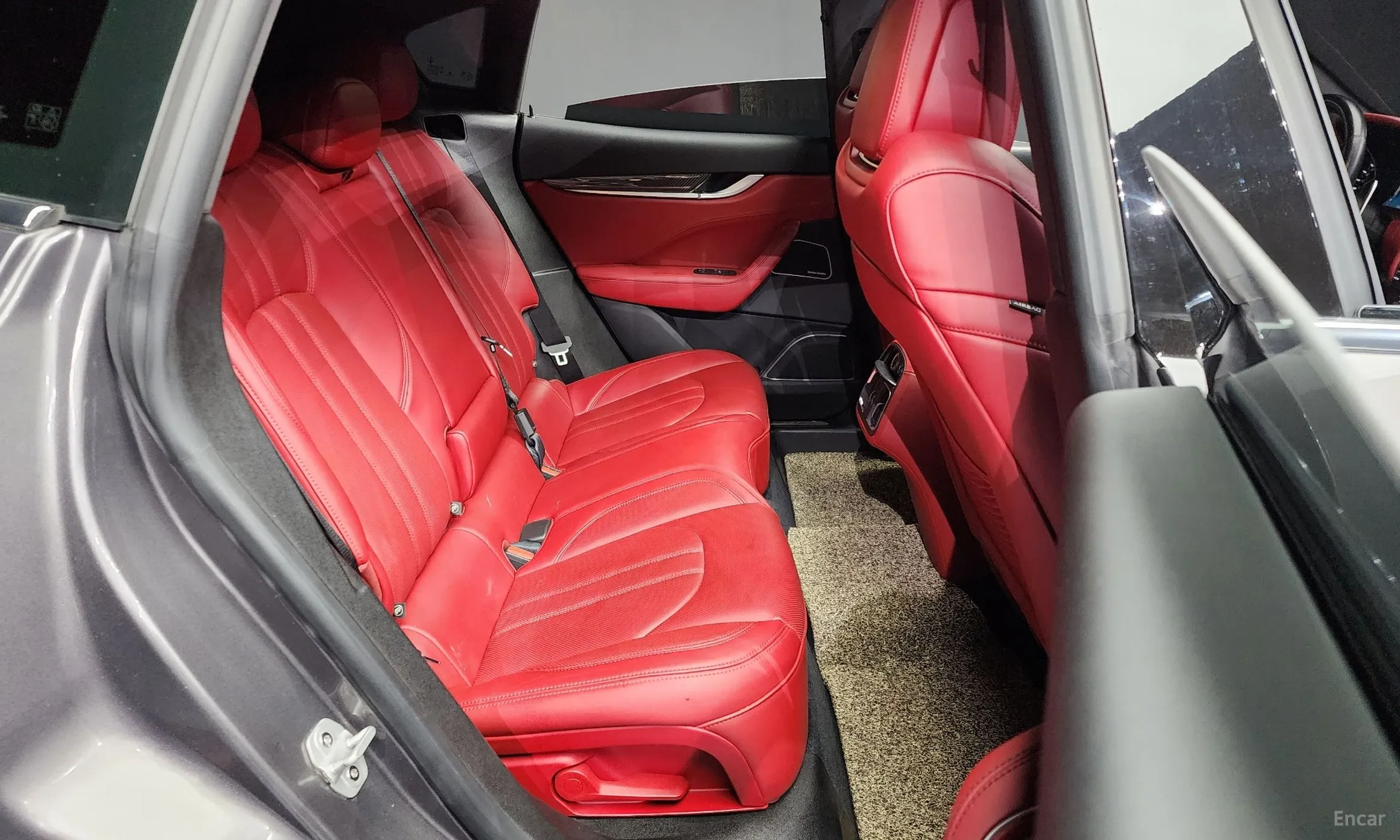Maserati Levante превью 12