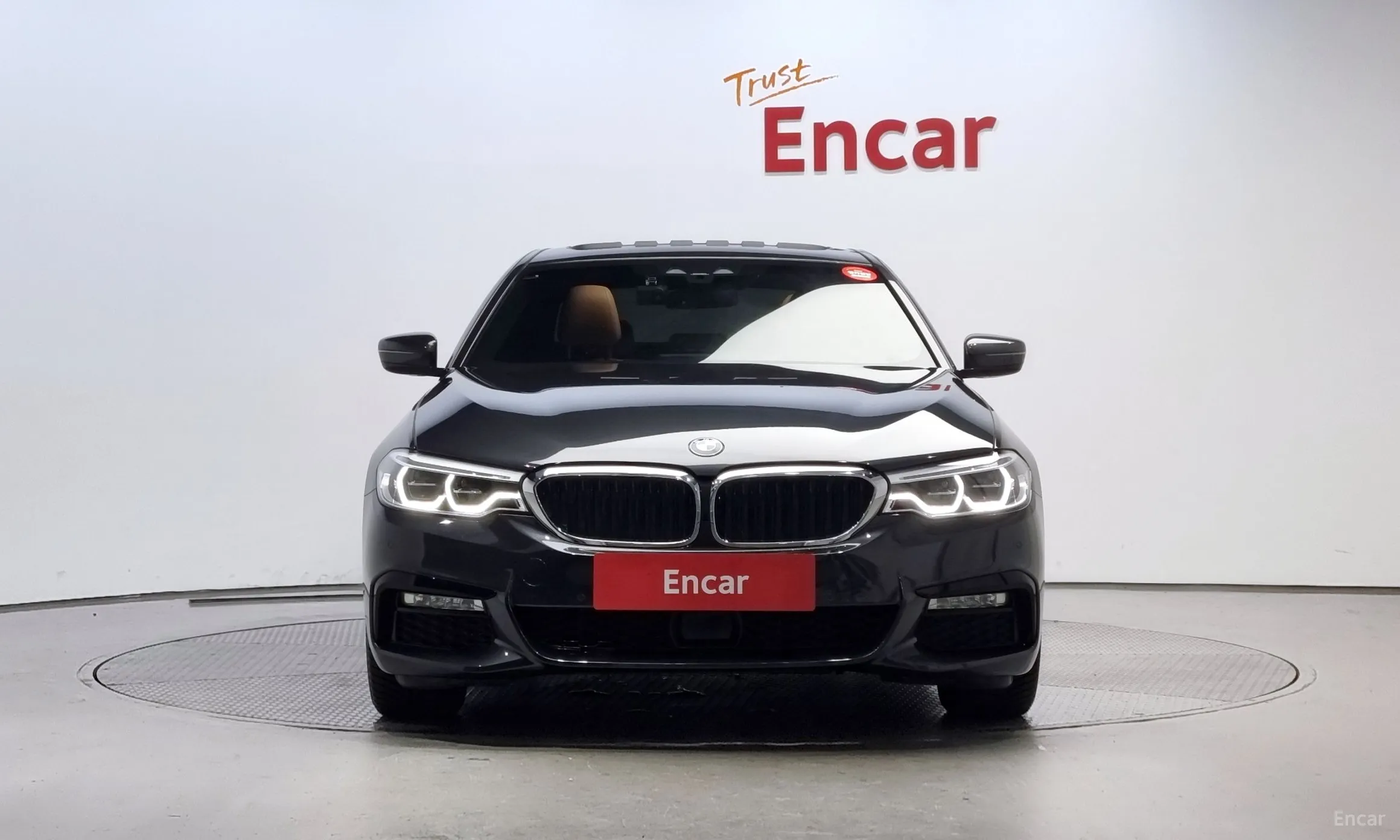 BMW 5 Series (G30) превью 2