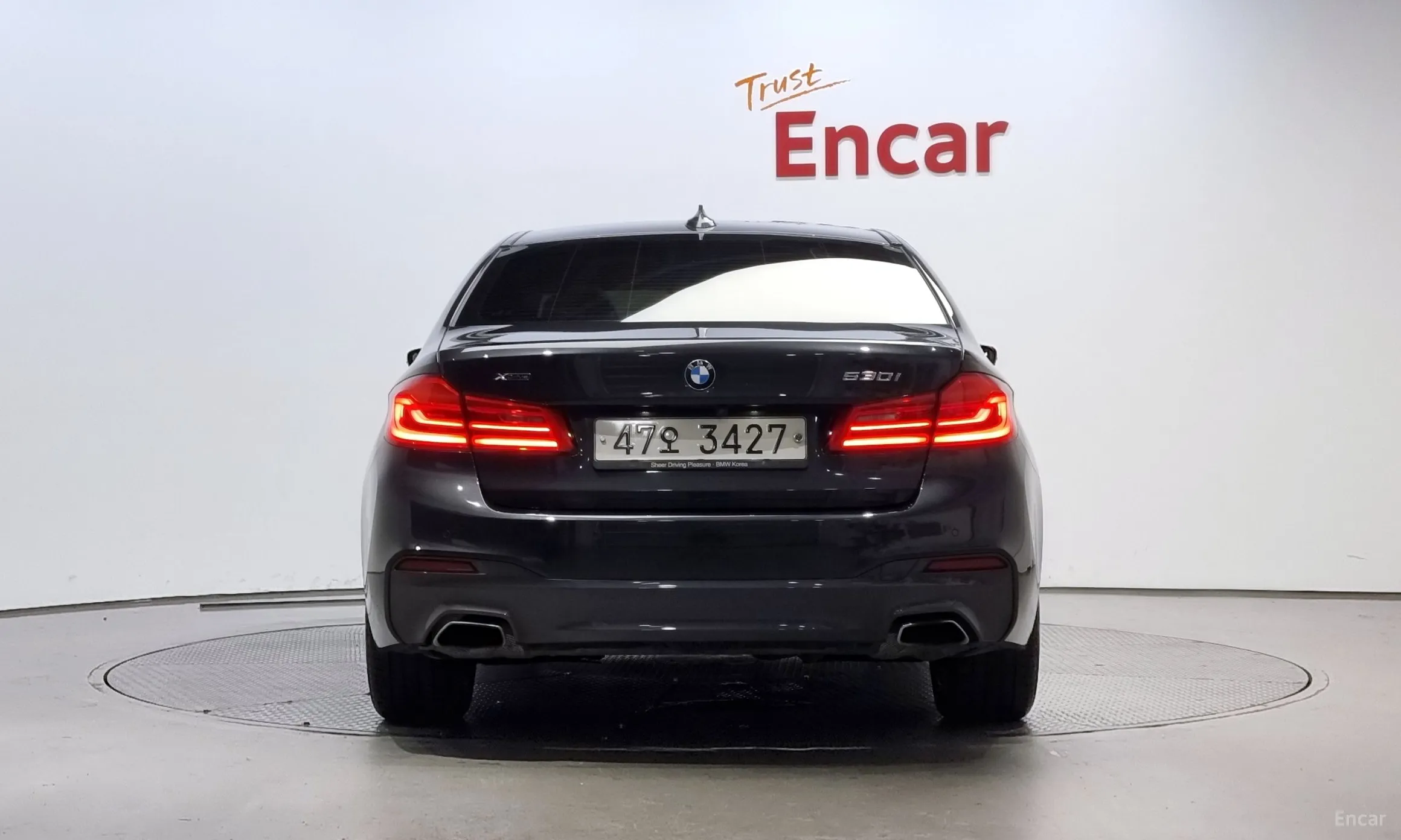 BMW 5 Series (G30) превью 3