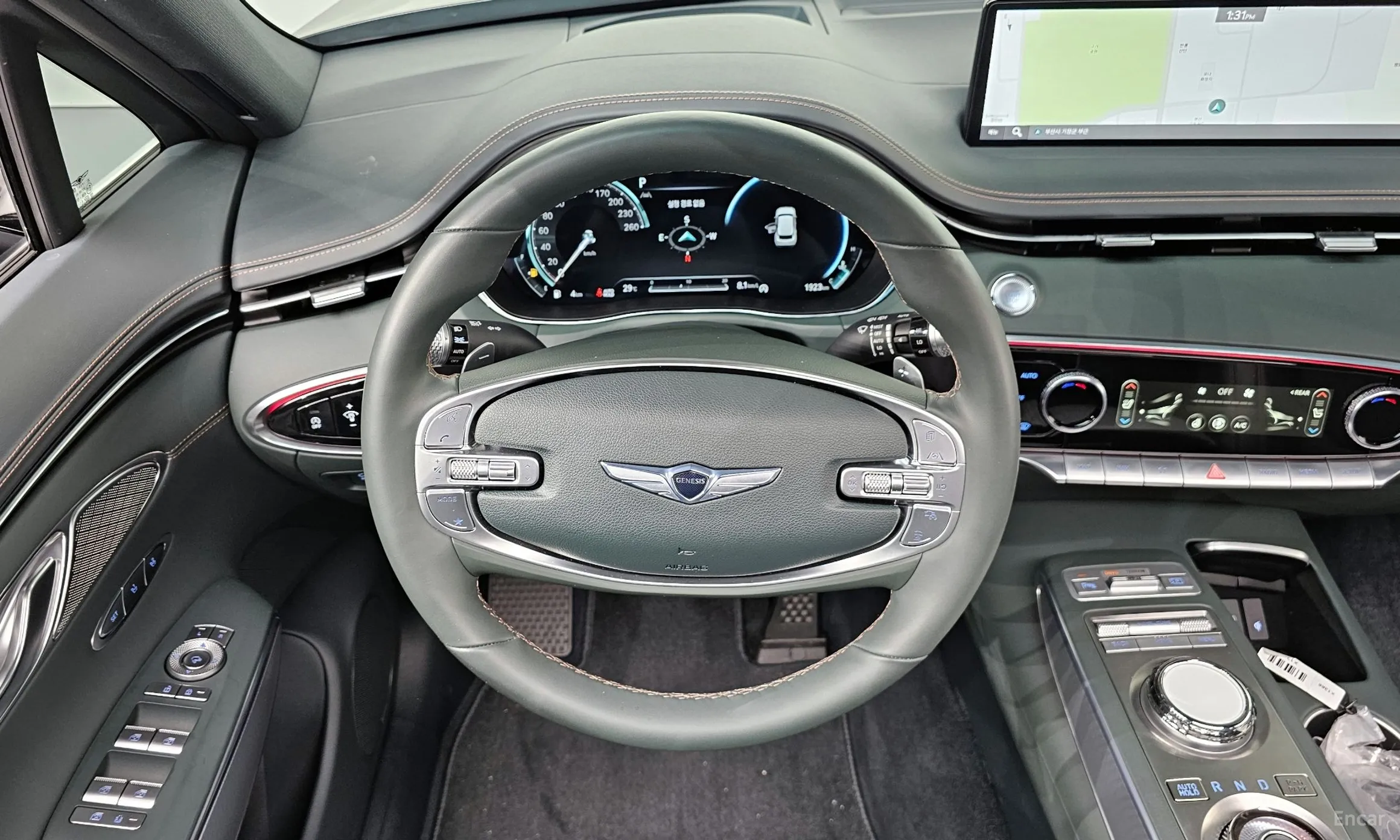 Genesis GV70 превью 13