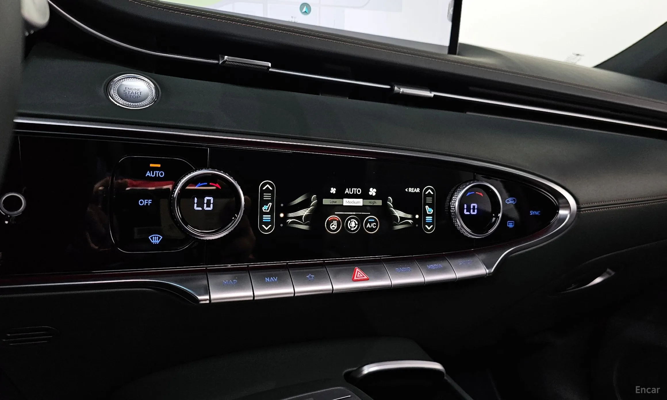 Genesis GV70 превью 17