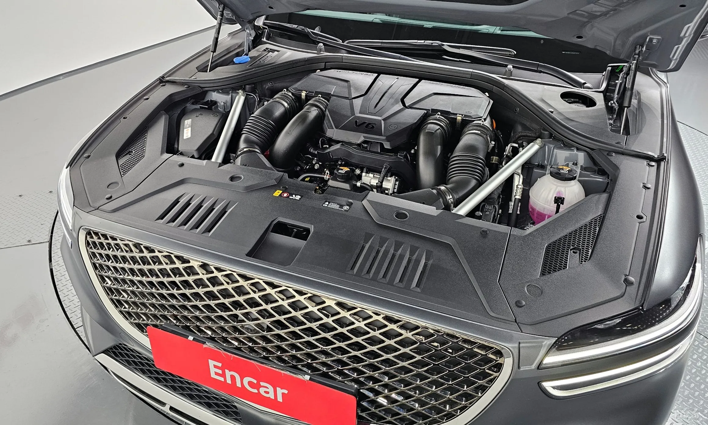 Genesis GV70 превью 6