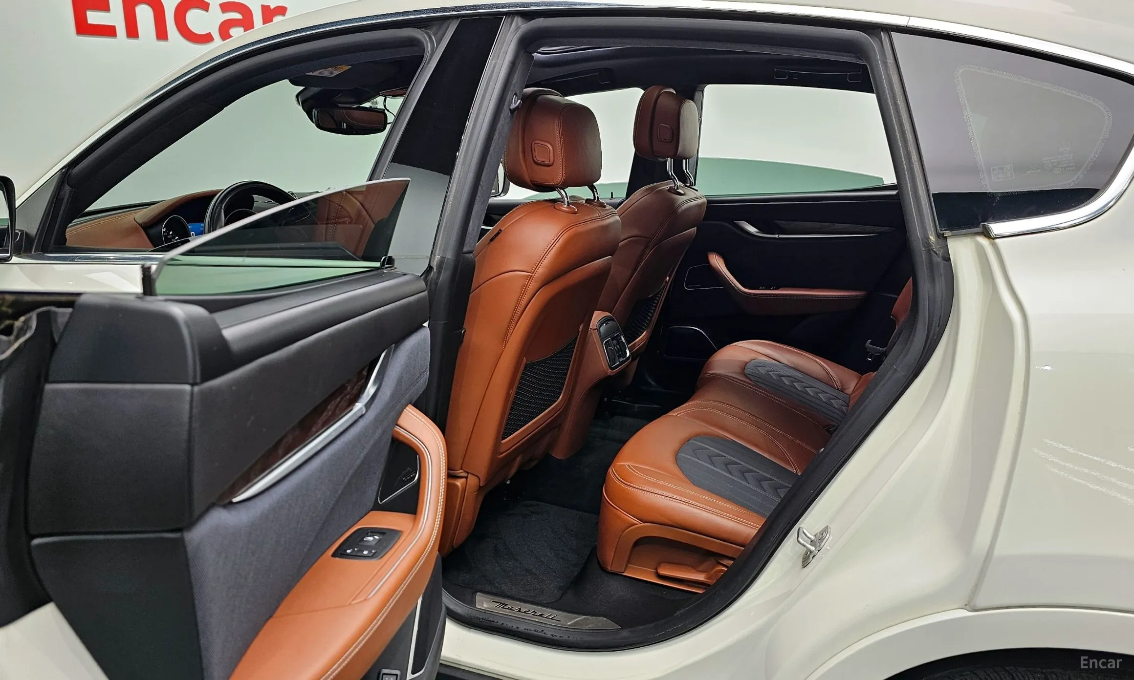 Maserati Levante превью 12