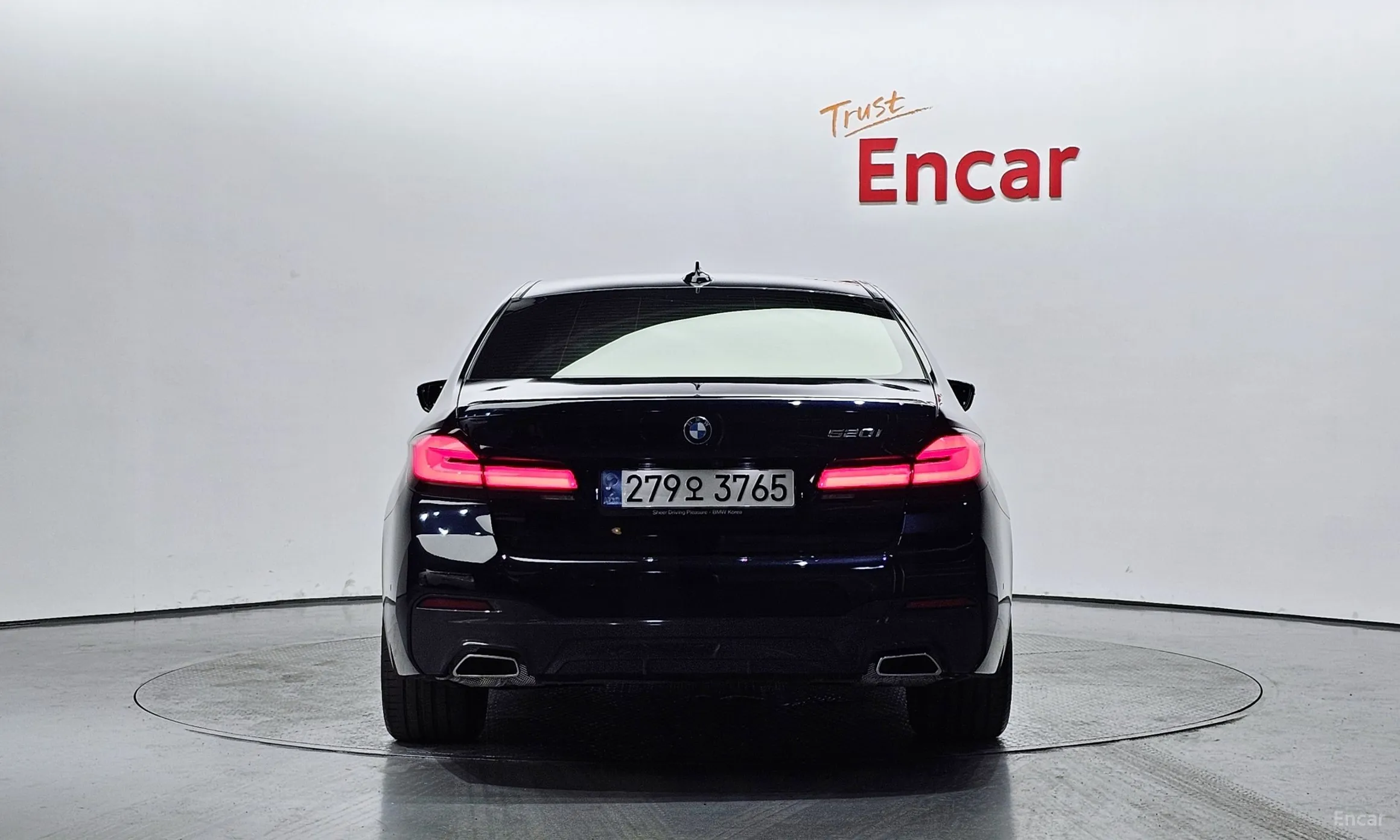 BMW 5 Series (G30) превью 3