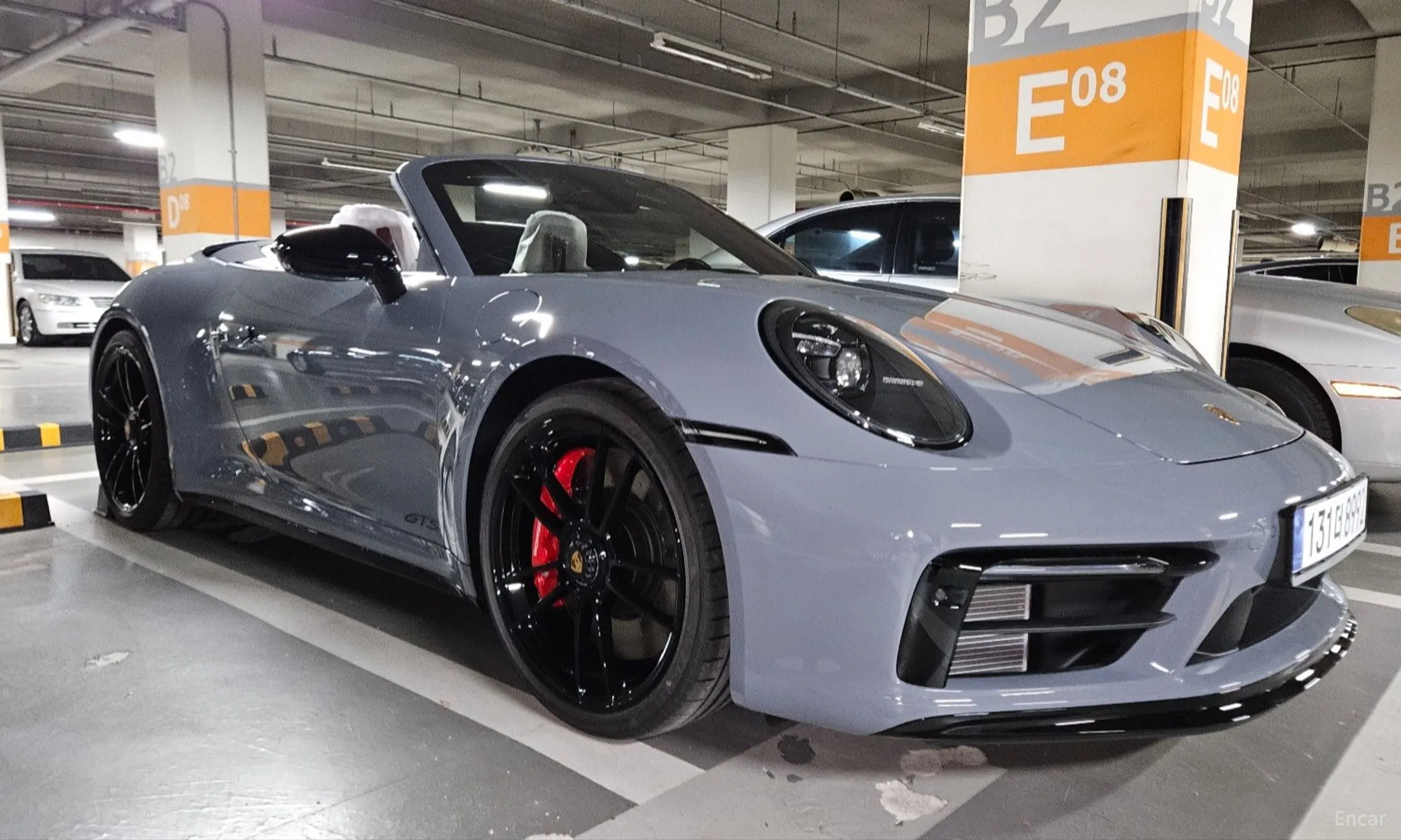 Porsche 911 (992)