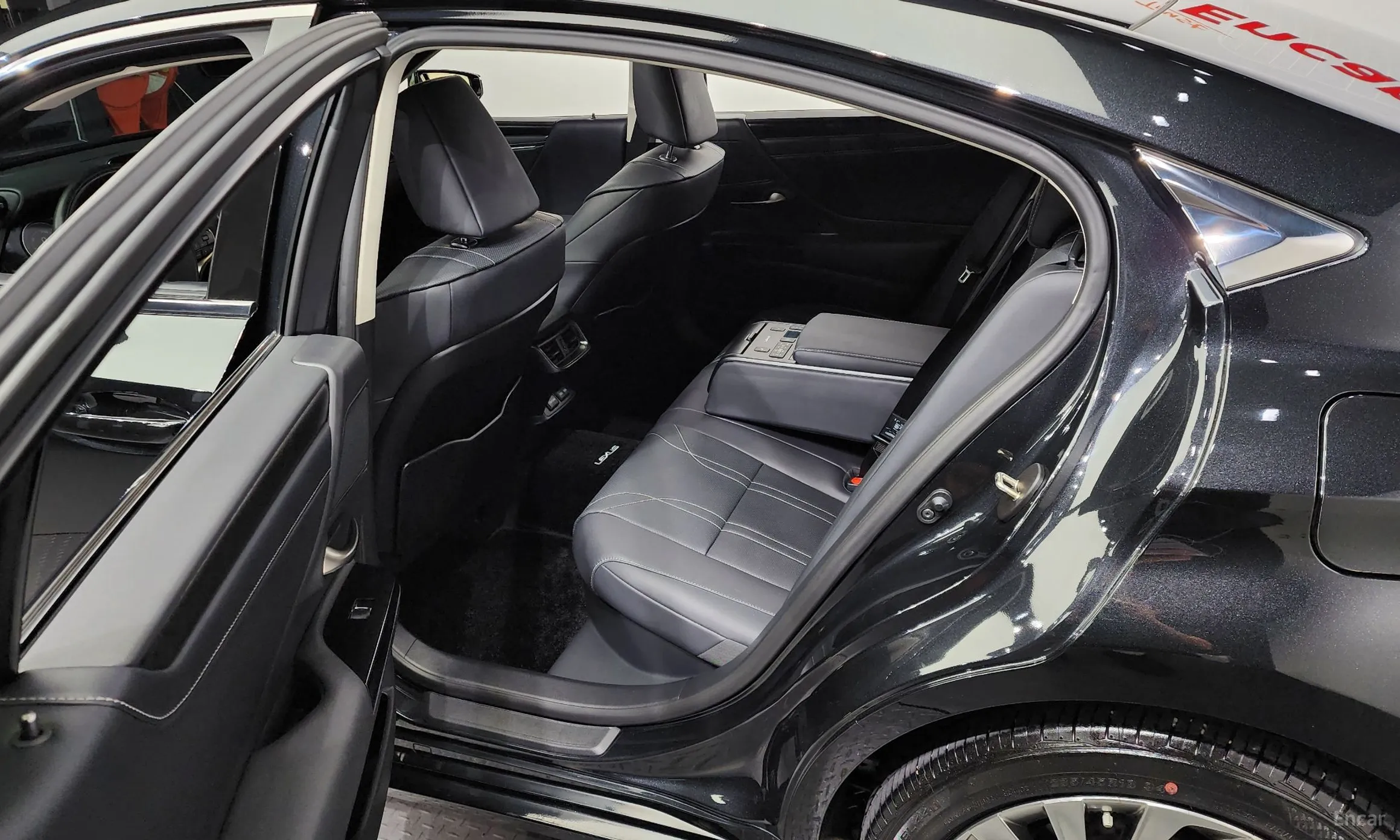 Lexus ES300h 7th Generation превью 11