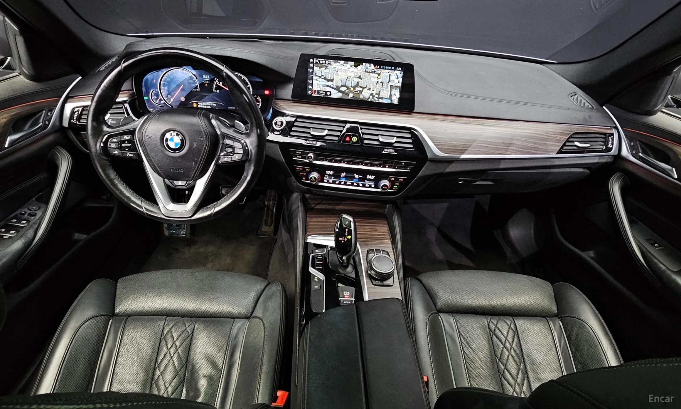 BMW 5 Series (G30) превью 4