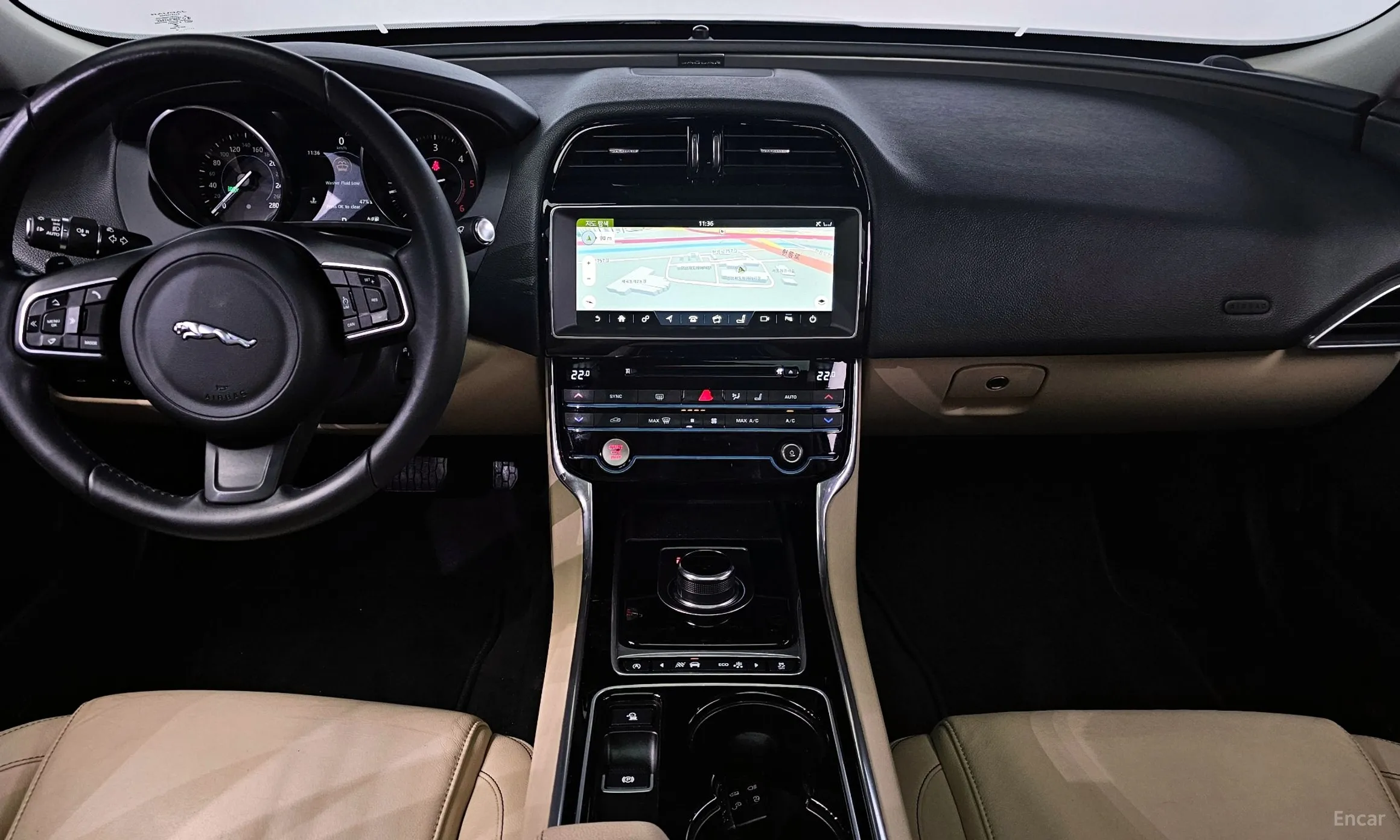 Jaguar XE превью 7