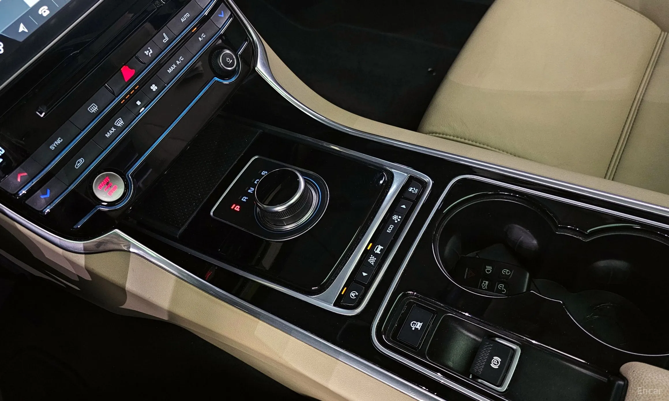 Jaguar XE превью 9
