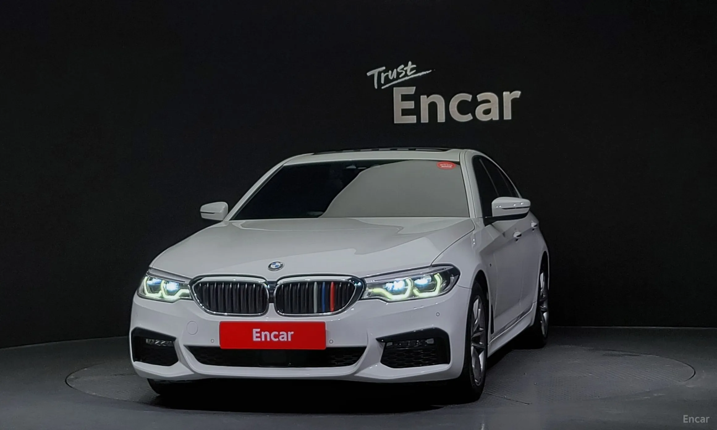 BMW 5 Series (G30) превью 2