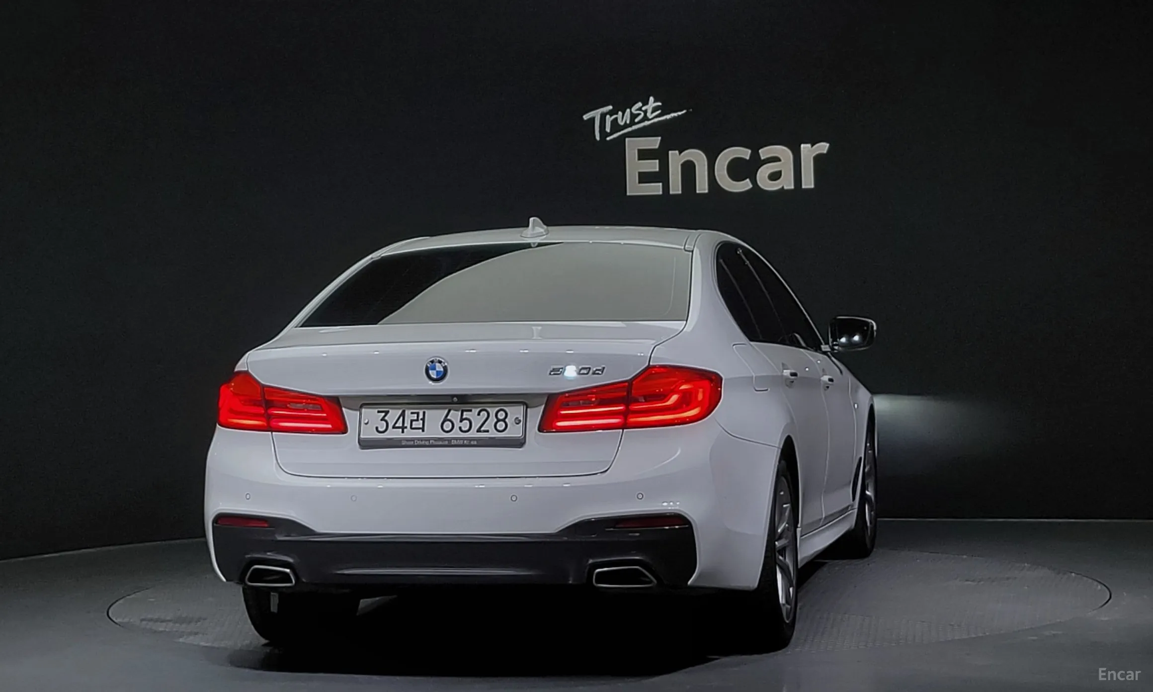 BMW 5 Series (G30) превью 3