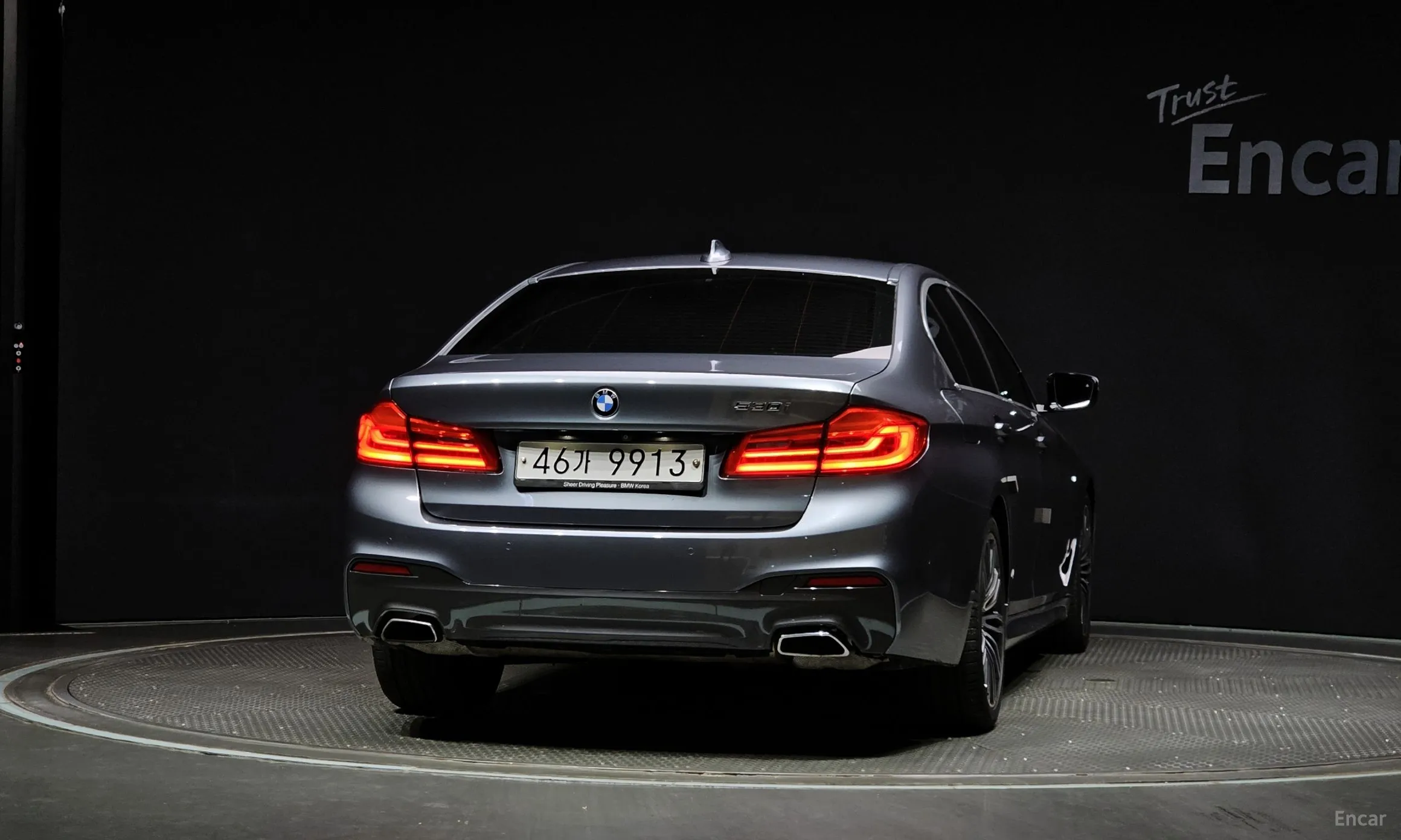 BMW 5 Series (G30) превью 3
