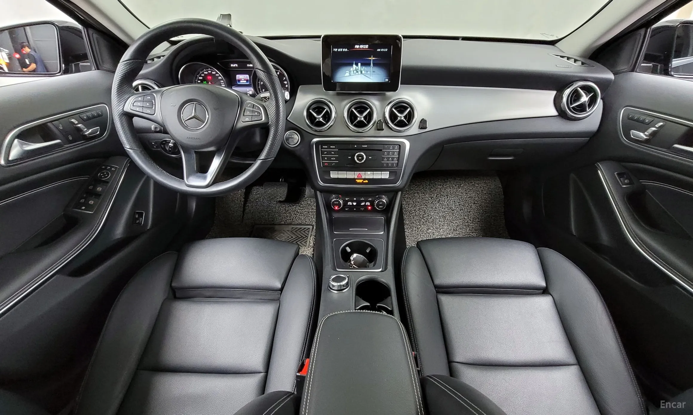 Mercedes Benz GLA-Class X156 превью 4