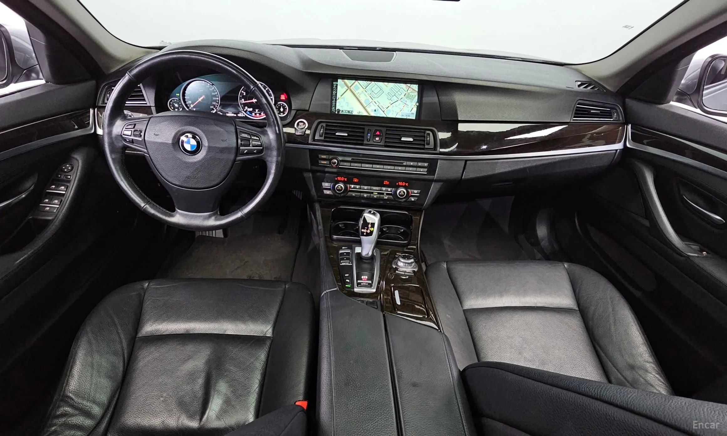 BMW 5 Series (F10) превью 4