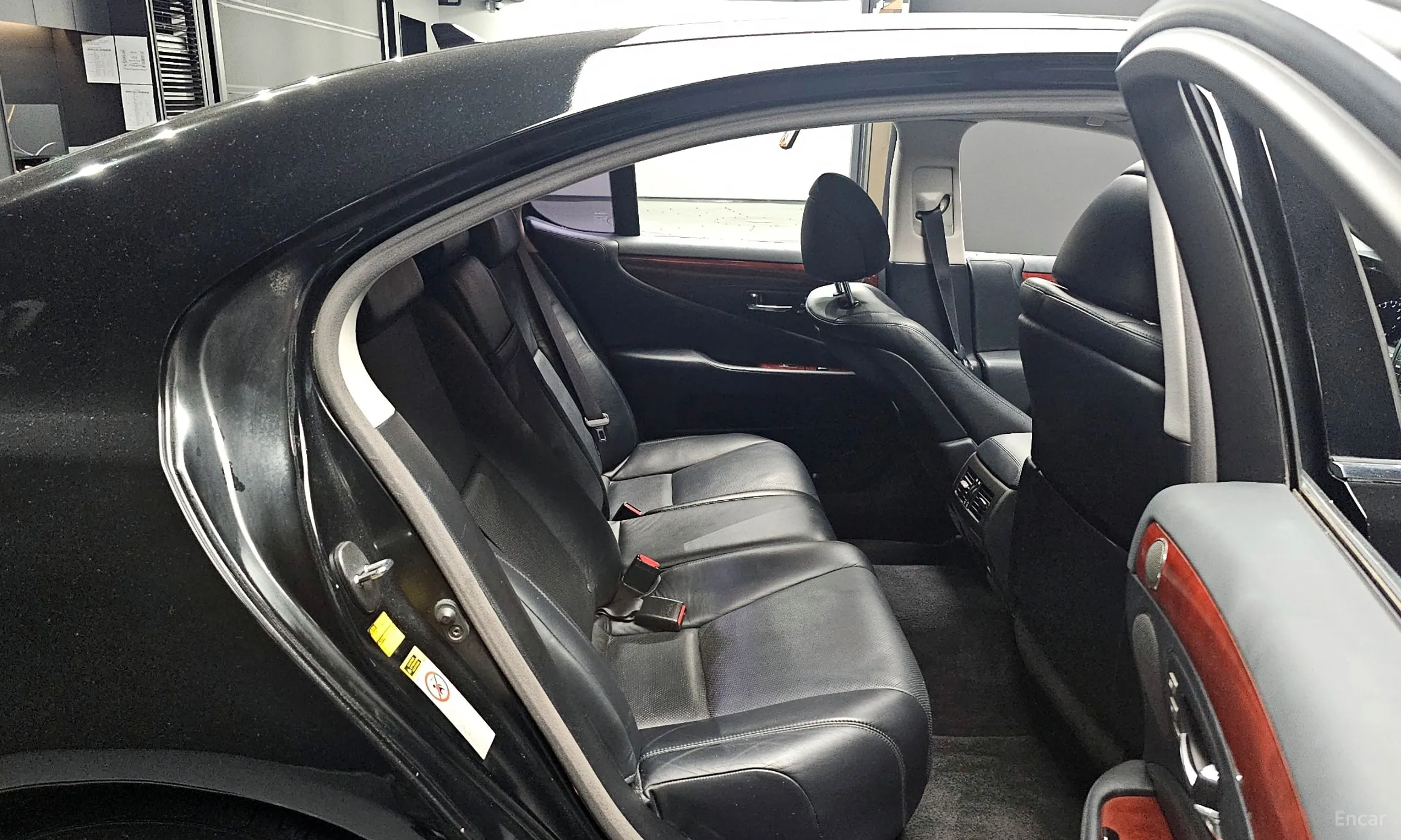 Lexus LS460 превью 11