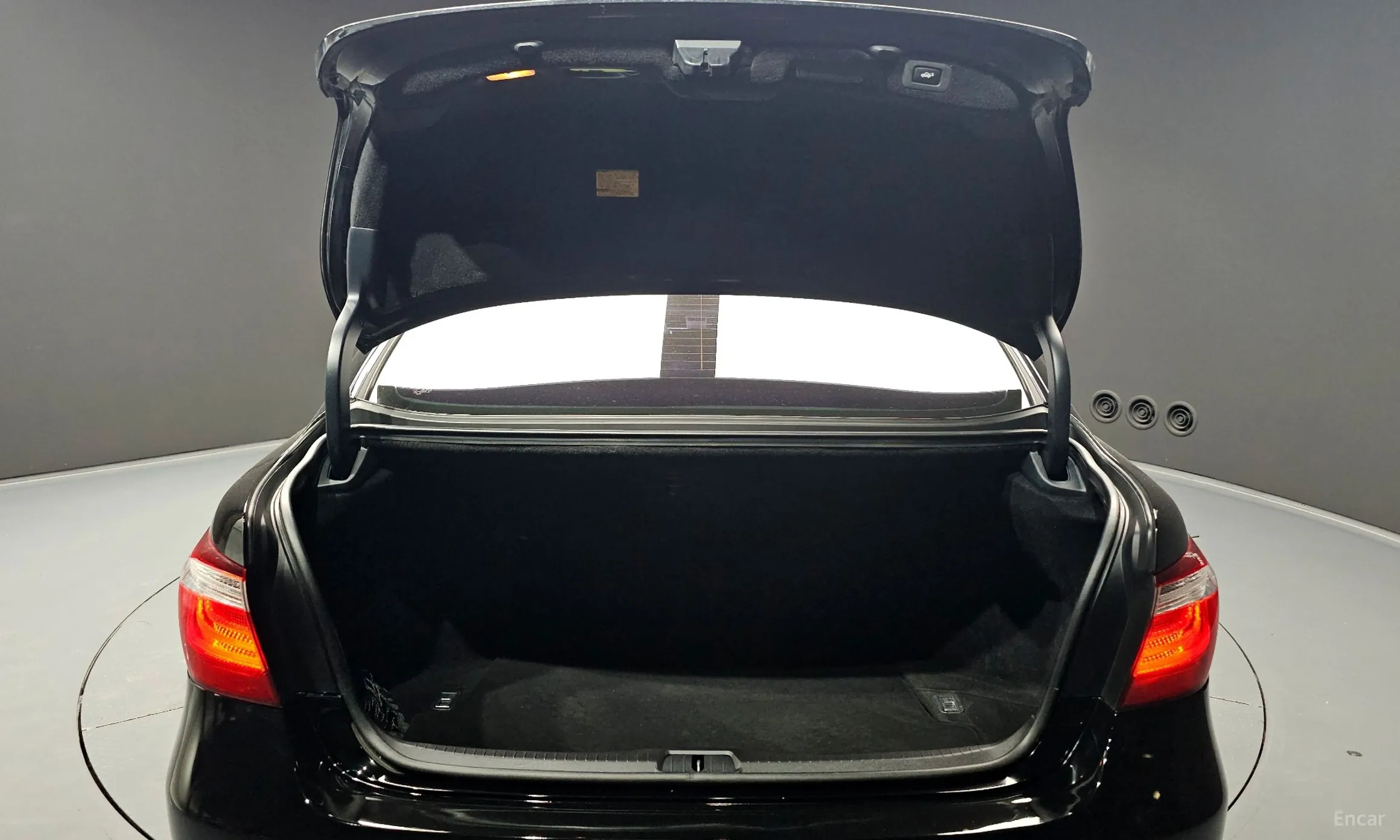 Lexus LS460 превью 20