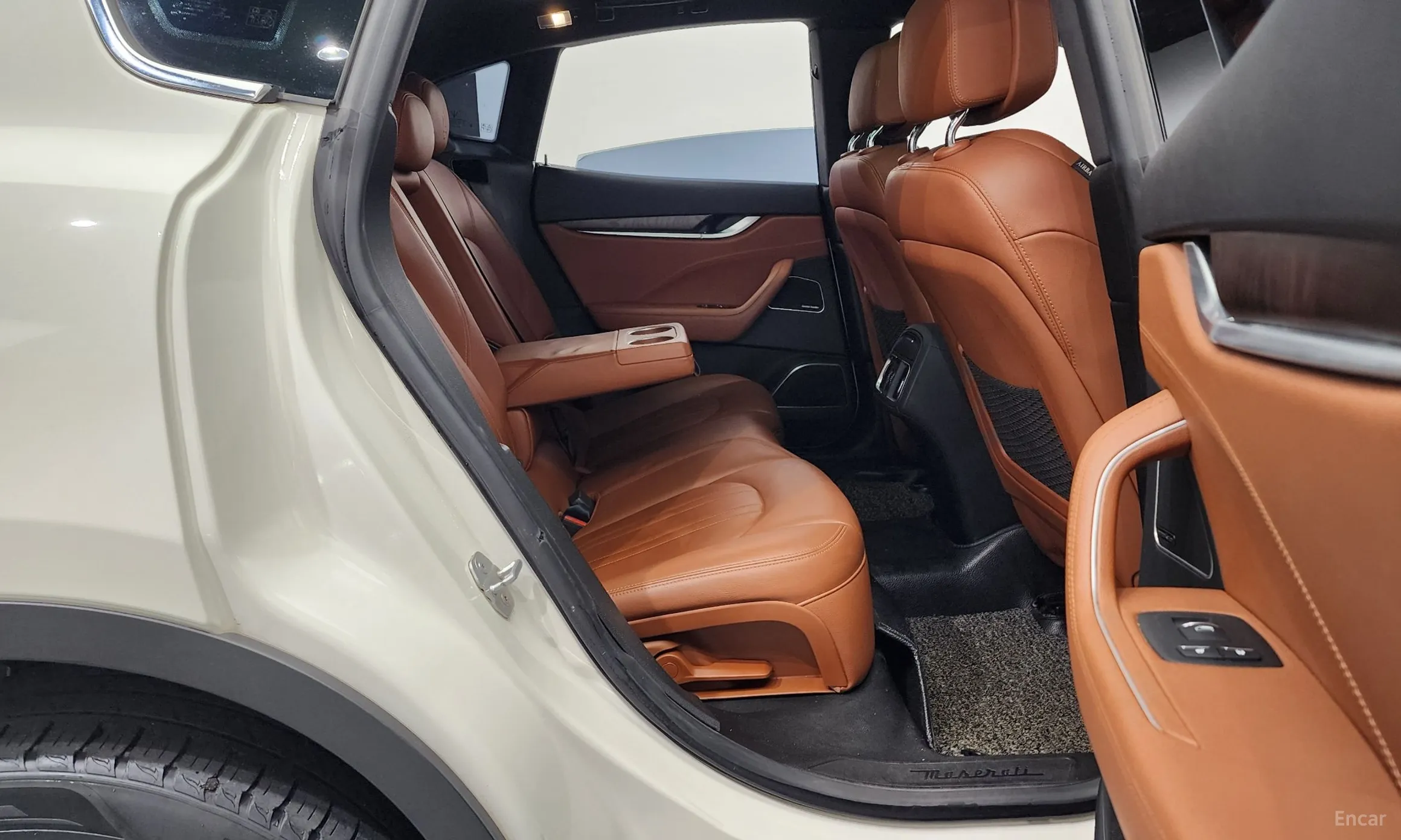 Maserati Levante превью 12