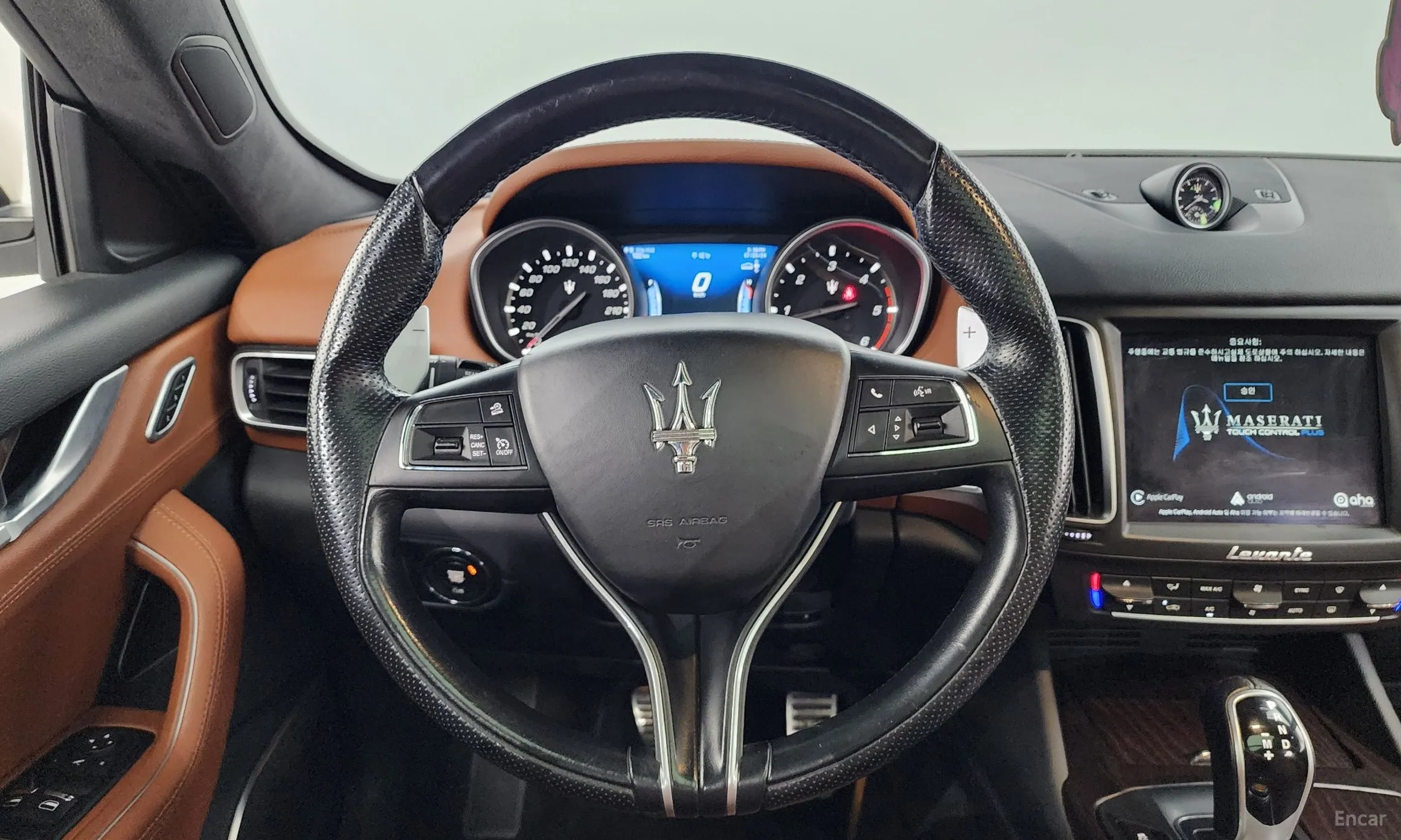Maserati Levante превью 13