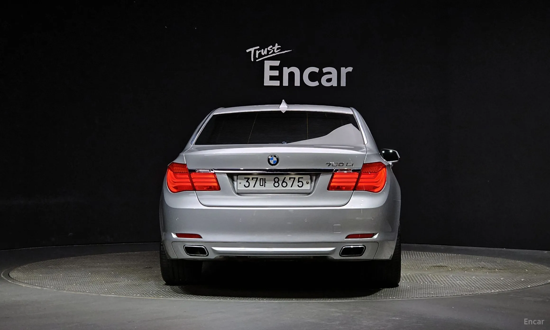 BMW 7 Series (F01) превью 3