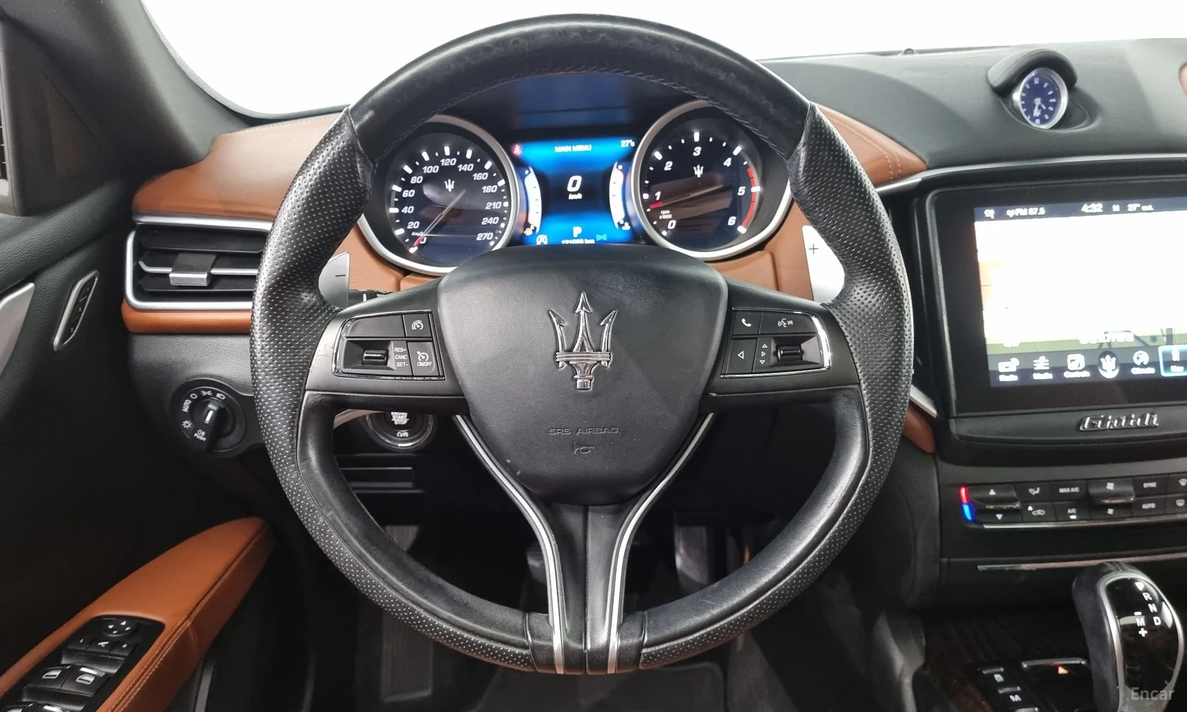 Maserati Ghibli превью 13