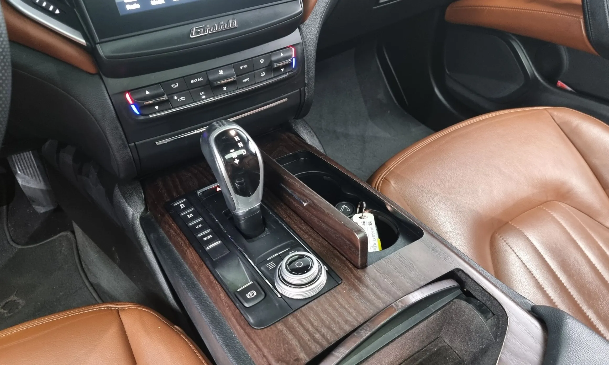 Maserati Ghibli превью 9