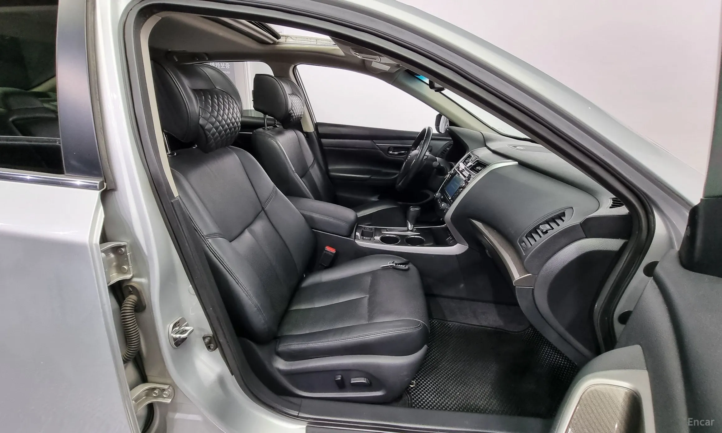 Nissan Altima превью 10