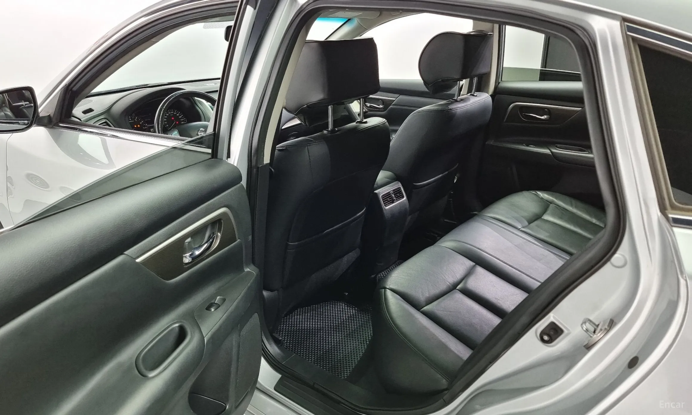 Nissan Altima превью 19