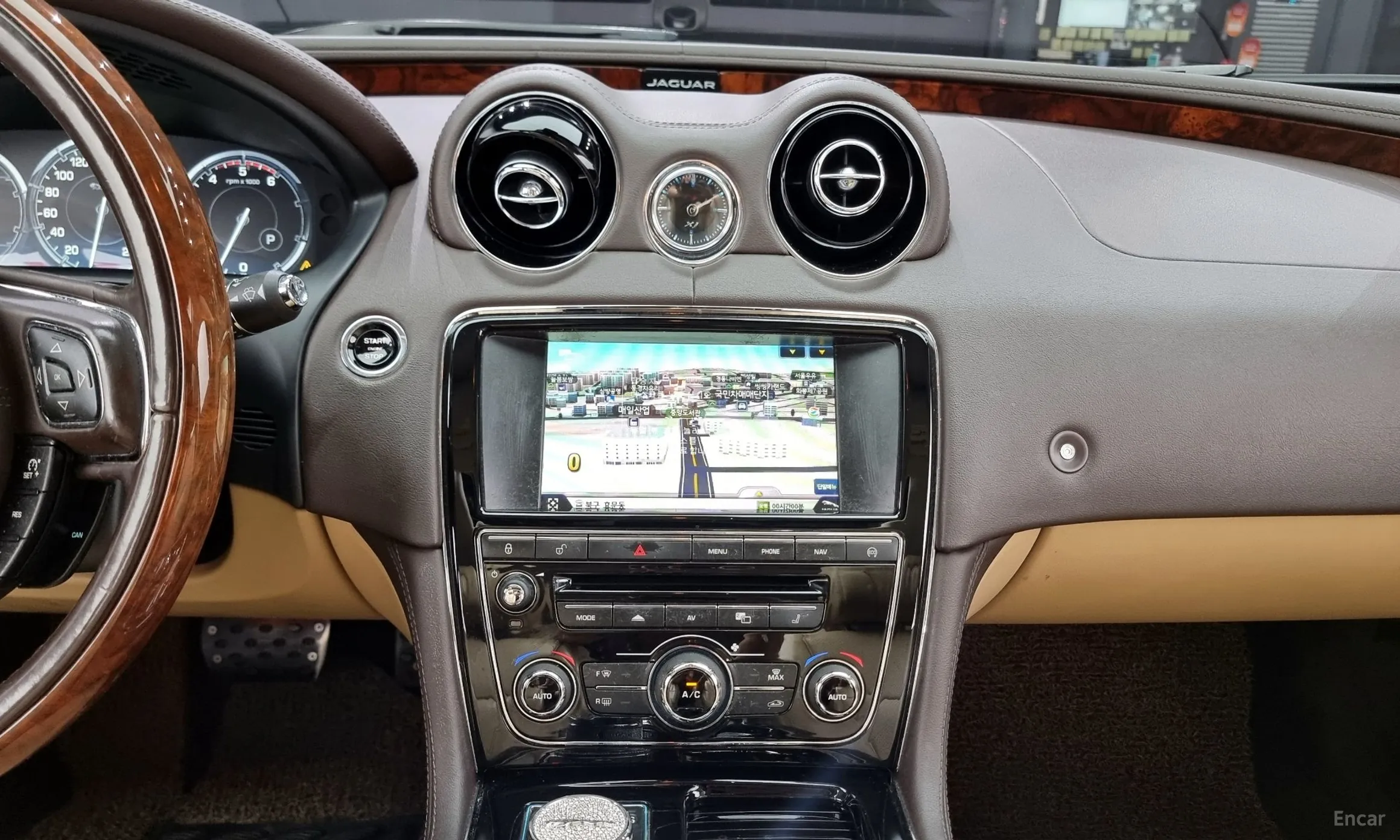 Jaguar All New XJ превью 15