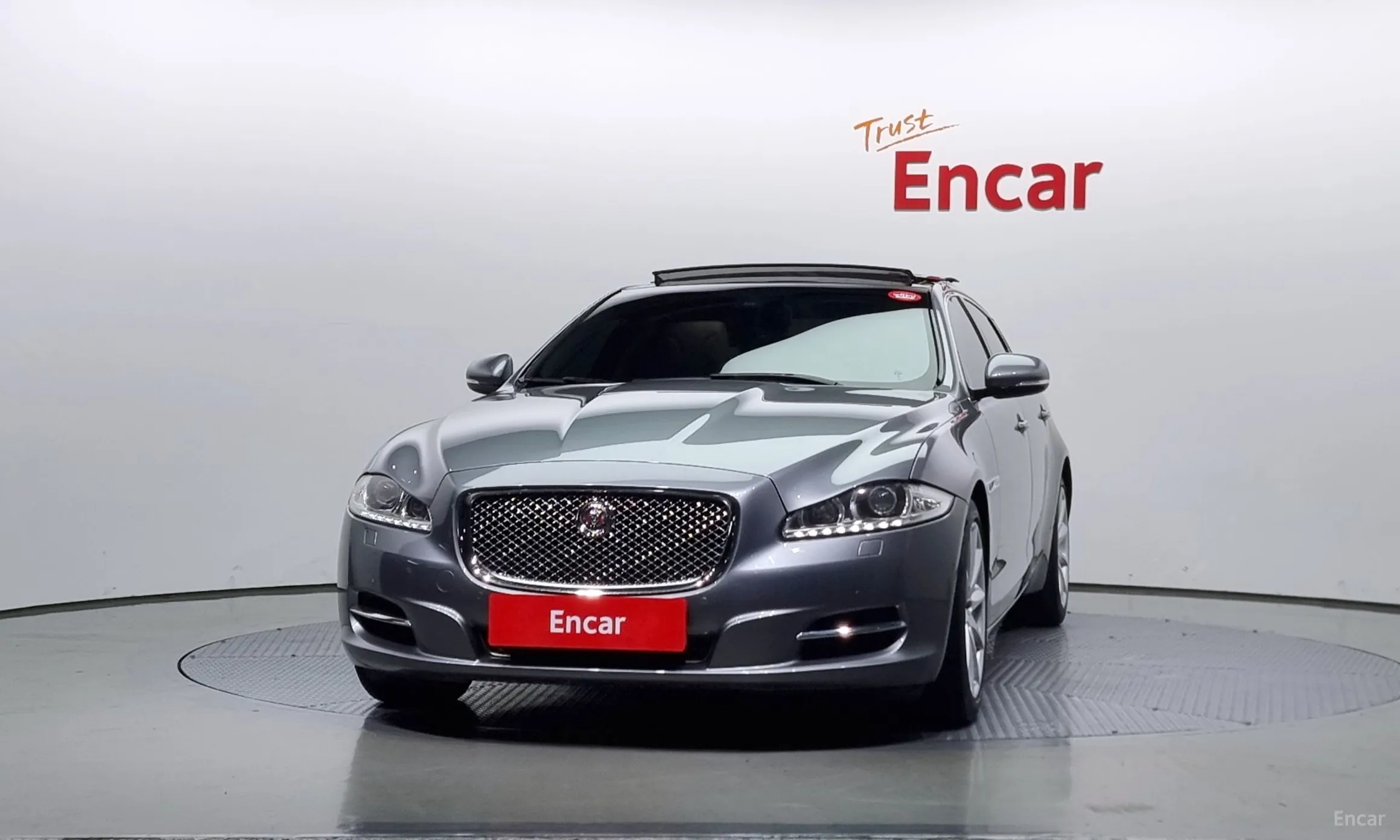 Jaguar All New XJ превью 3