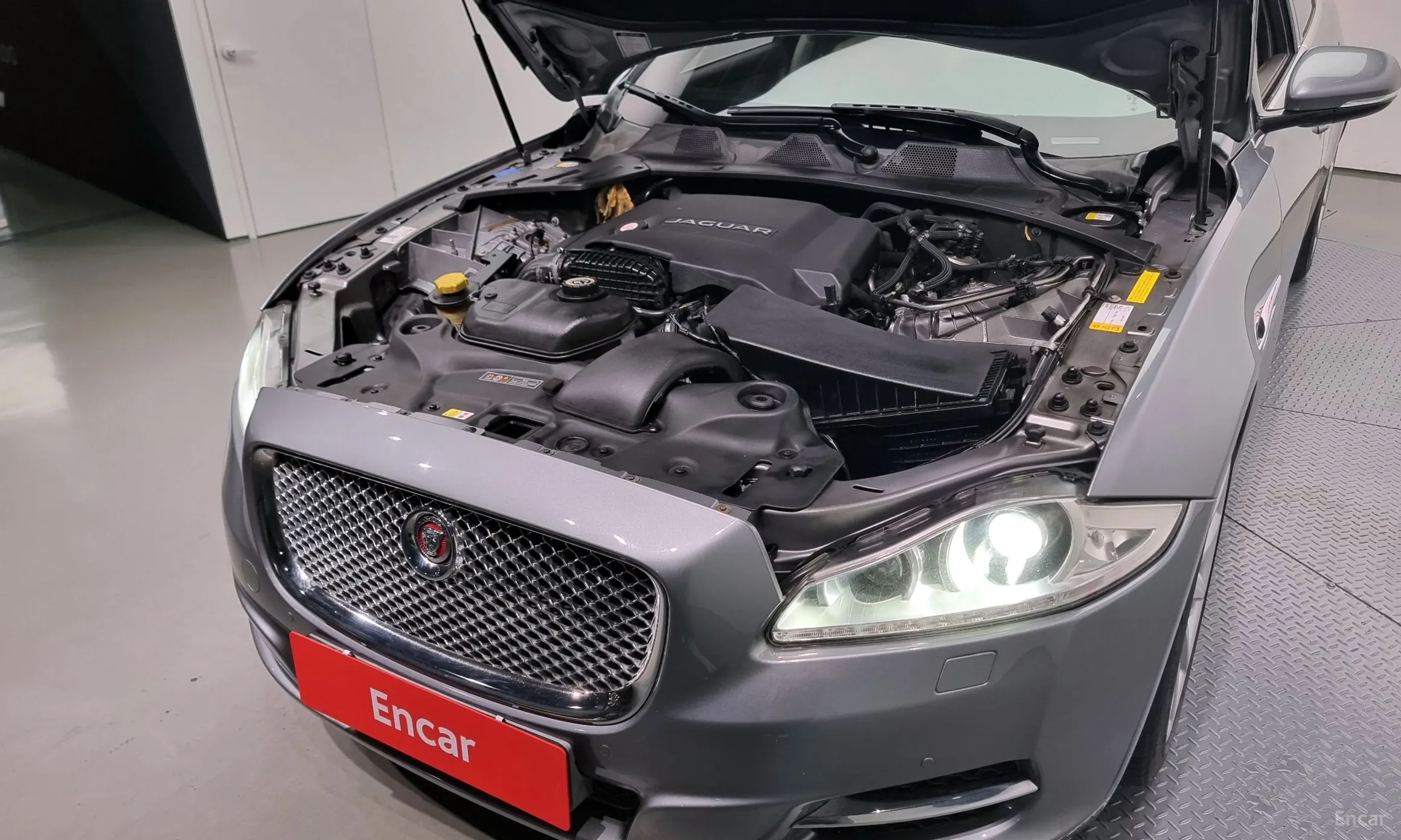 Jaguar All New XJ превью 6