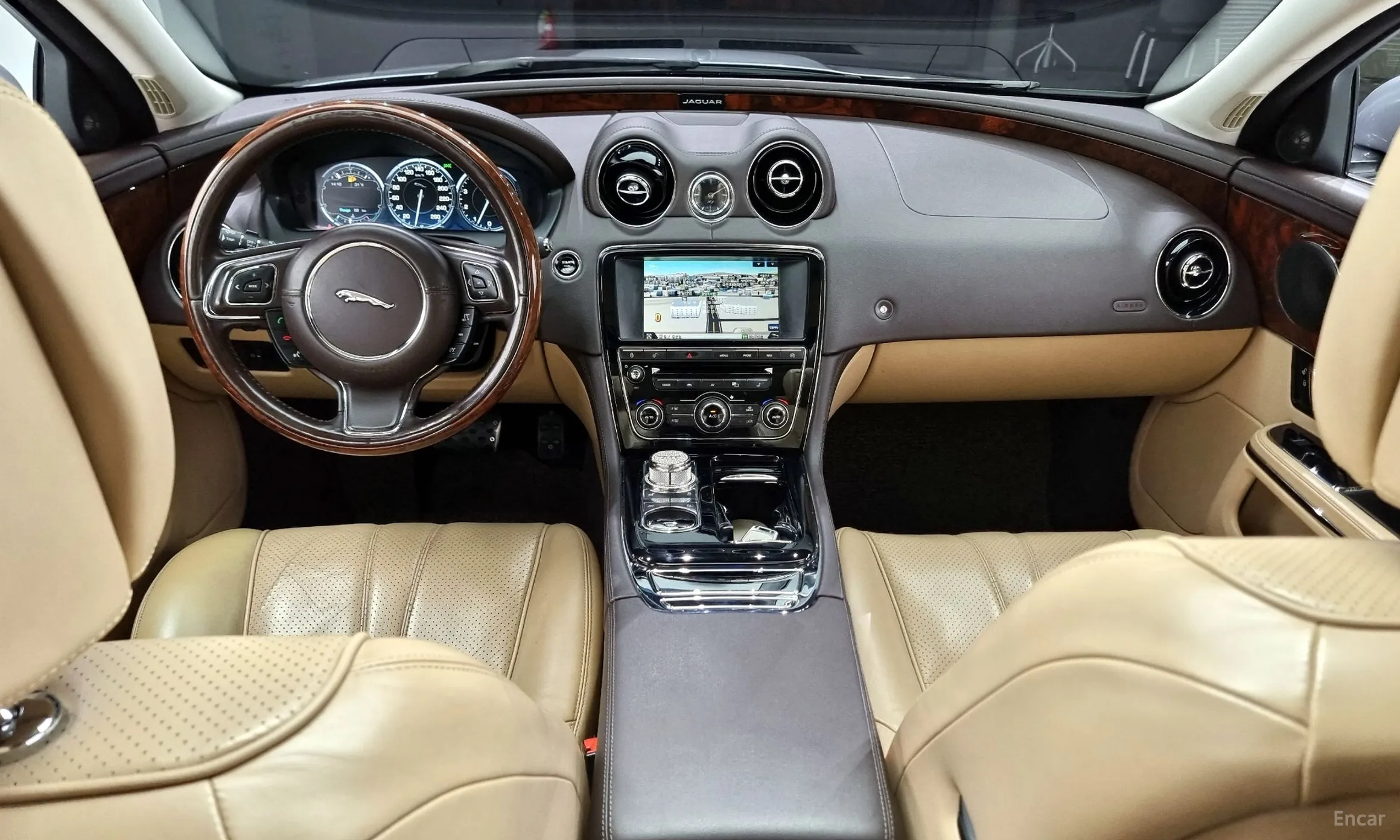 Jaguar All New XJ превью 7