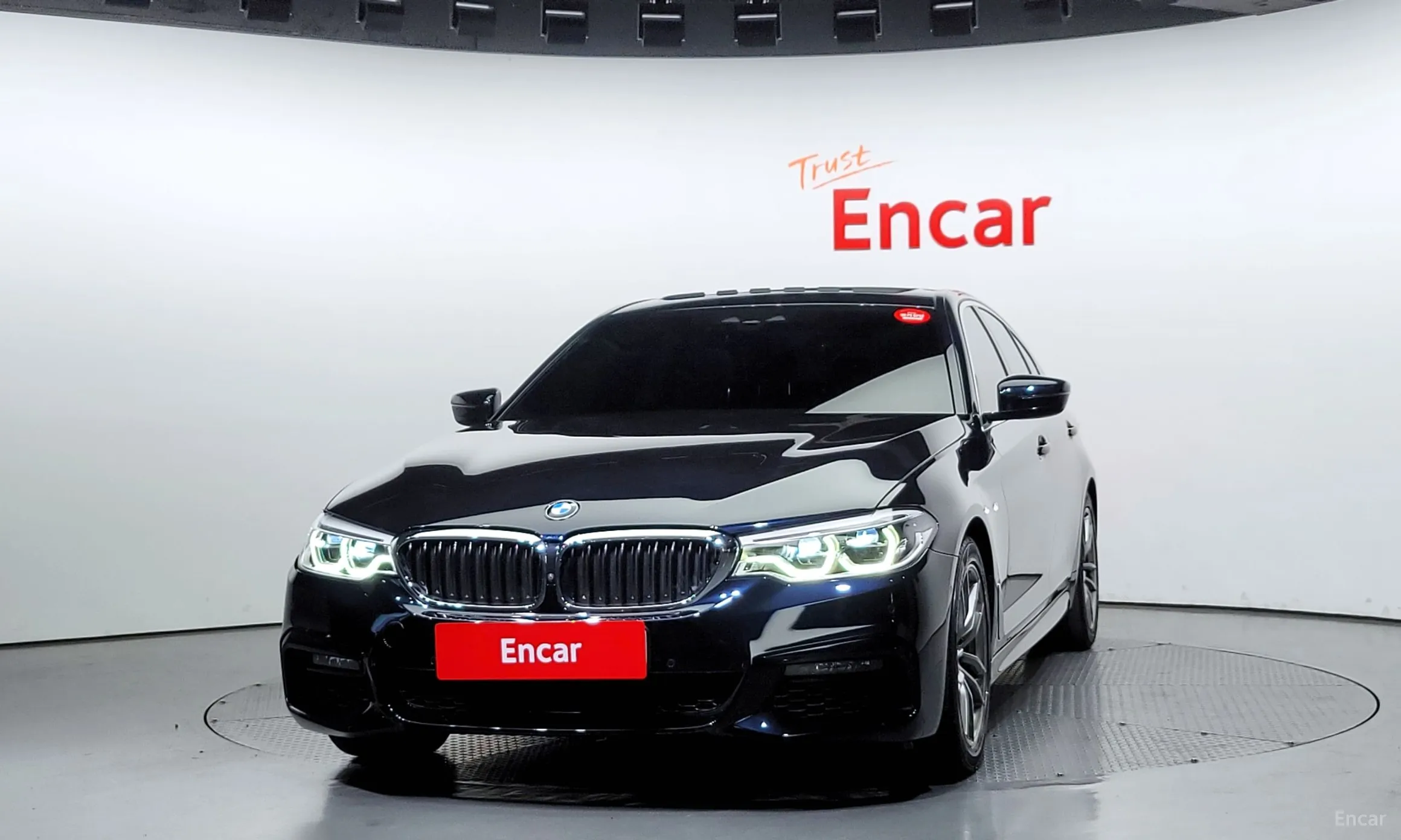 BMW 5 Series (G30) превью 2