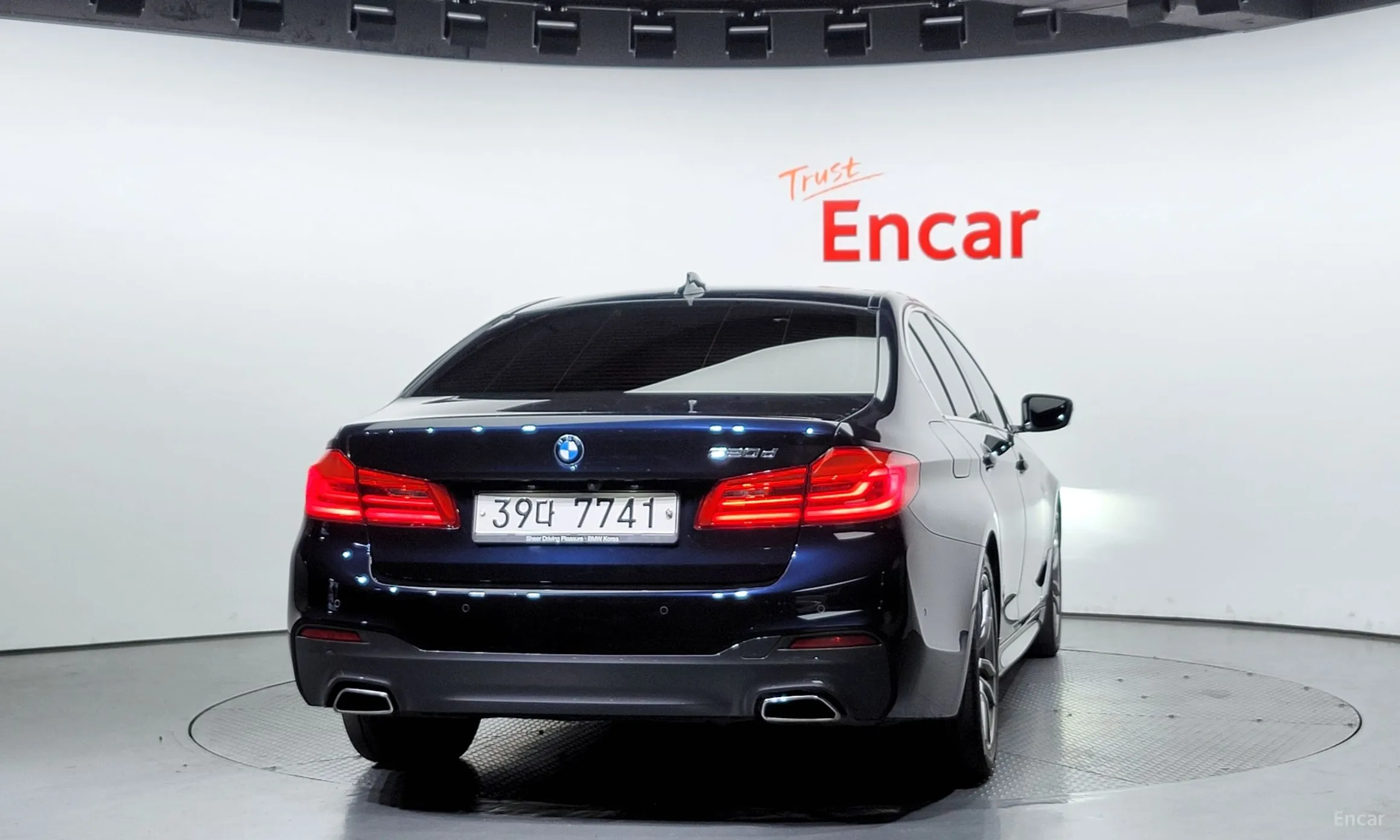 BMW 5 Series (G30) превью 3