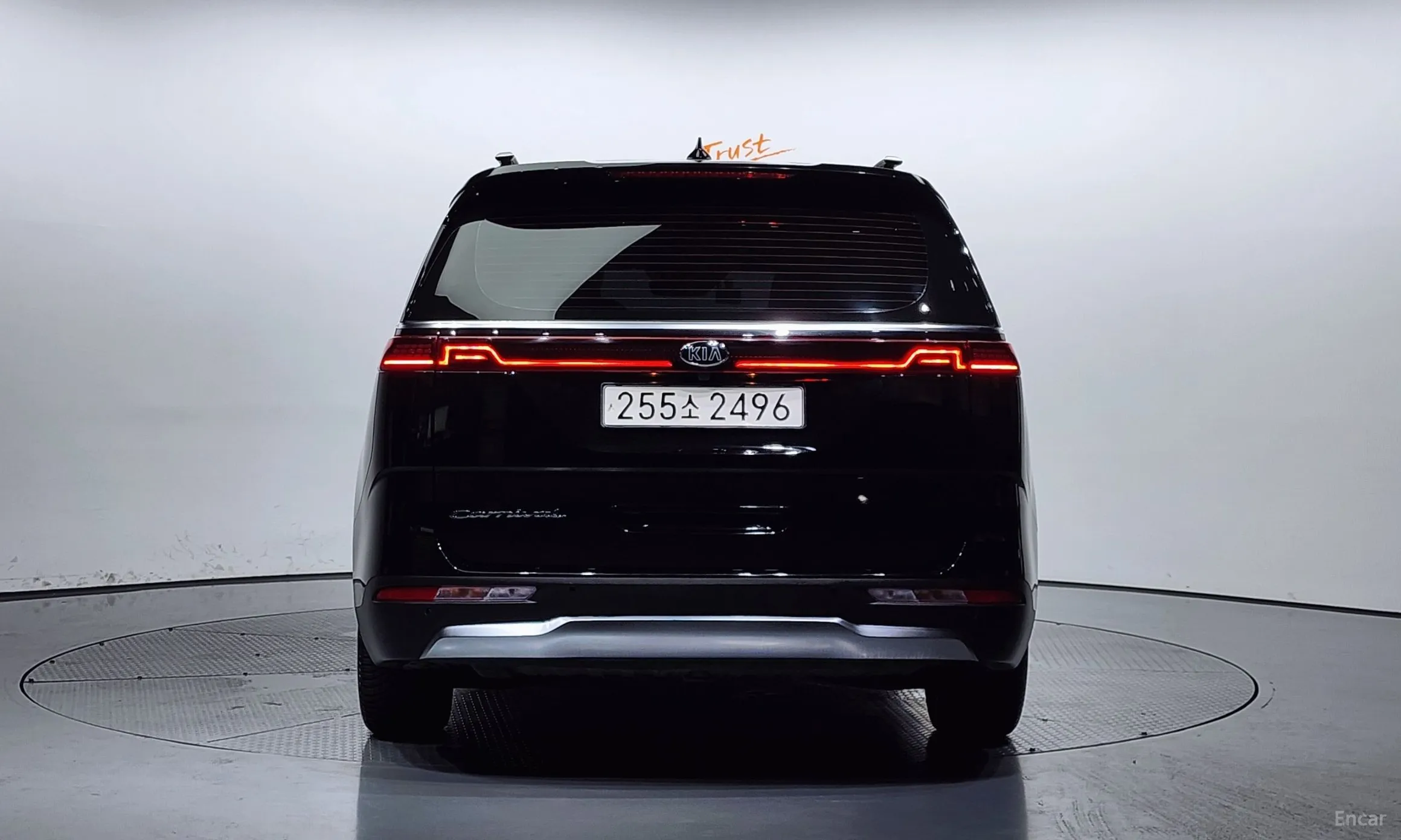 Kia Carnival Gen 4 превью 3