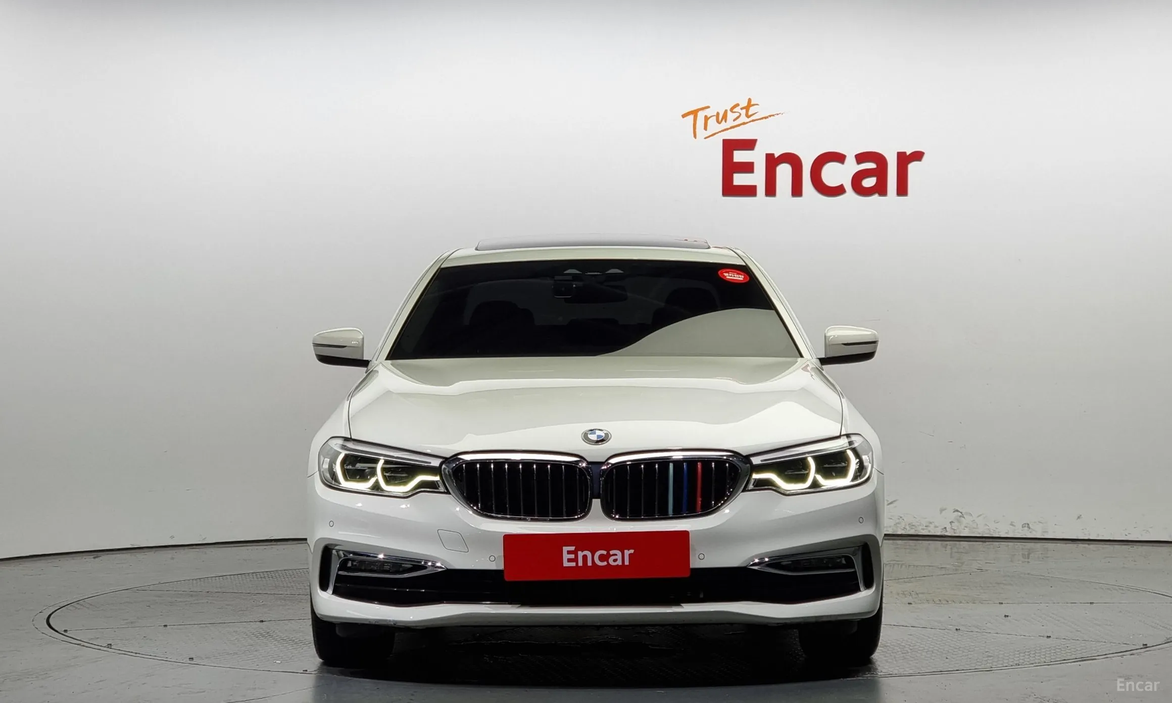 BMW 5 Series (G30) превью 2