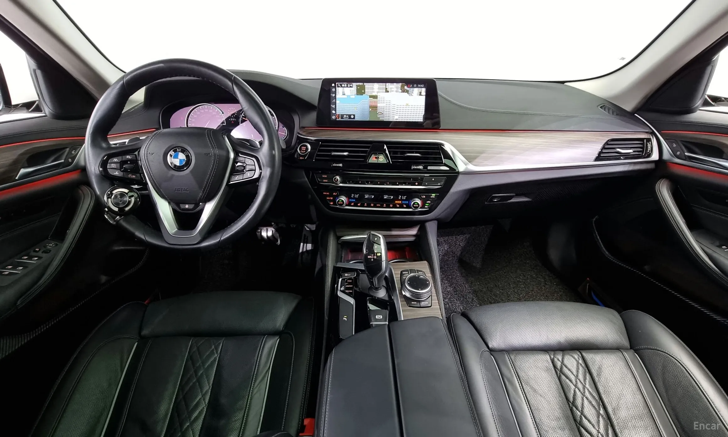 BMW 5 Series (G30) превью 4