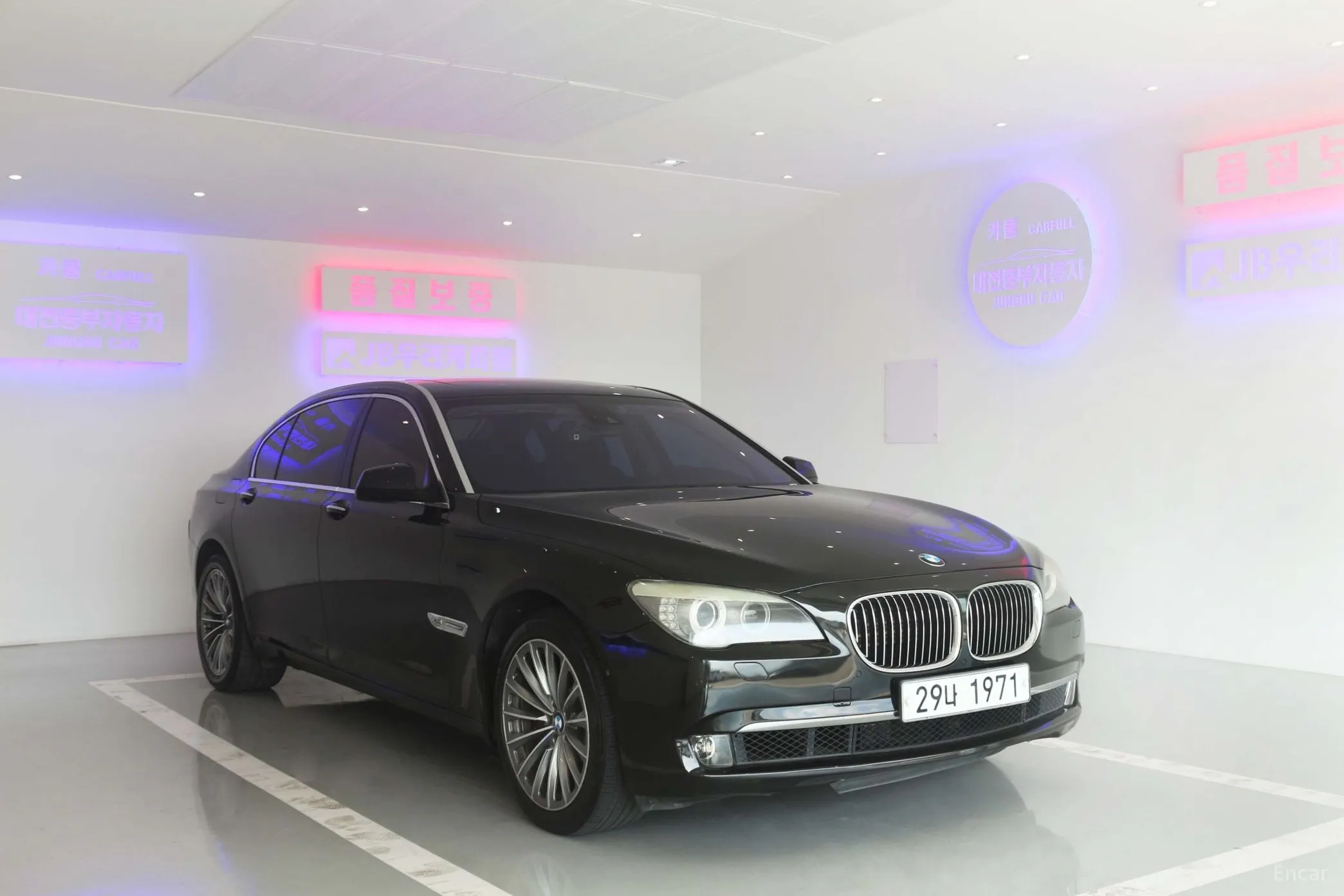 BMW 7 Series (F01) превью 4