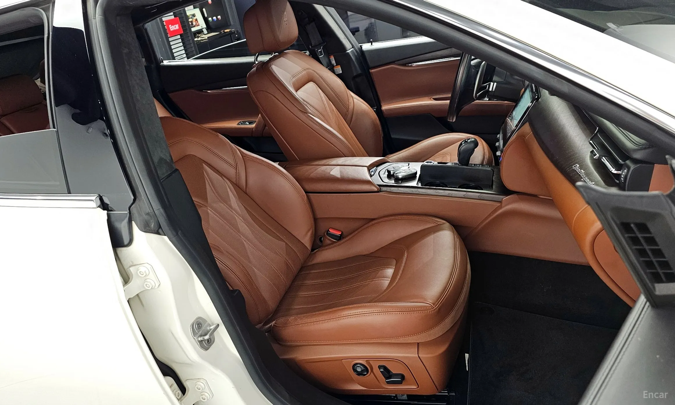 Maserati Quattroporte превью 10