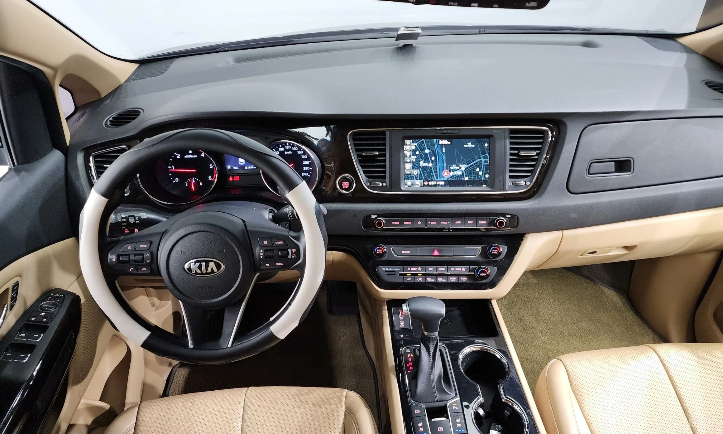 Kia Carnival превью 4