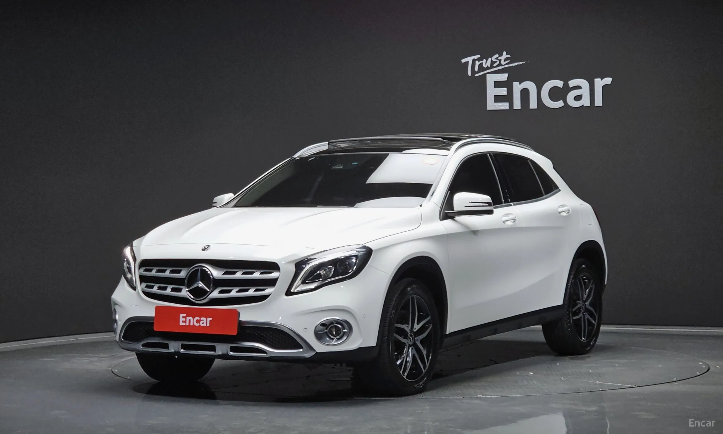 Mercedes Benz GLA-Class X156