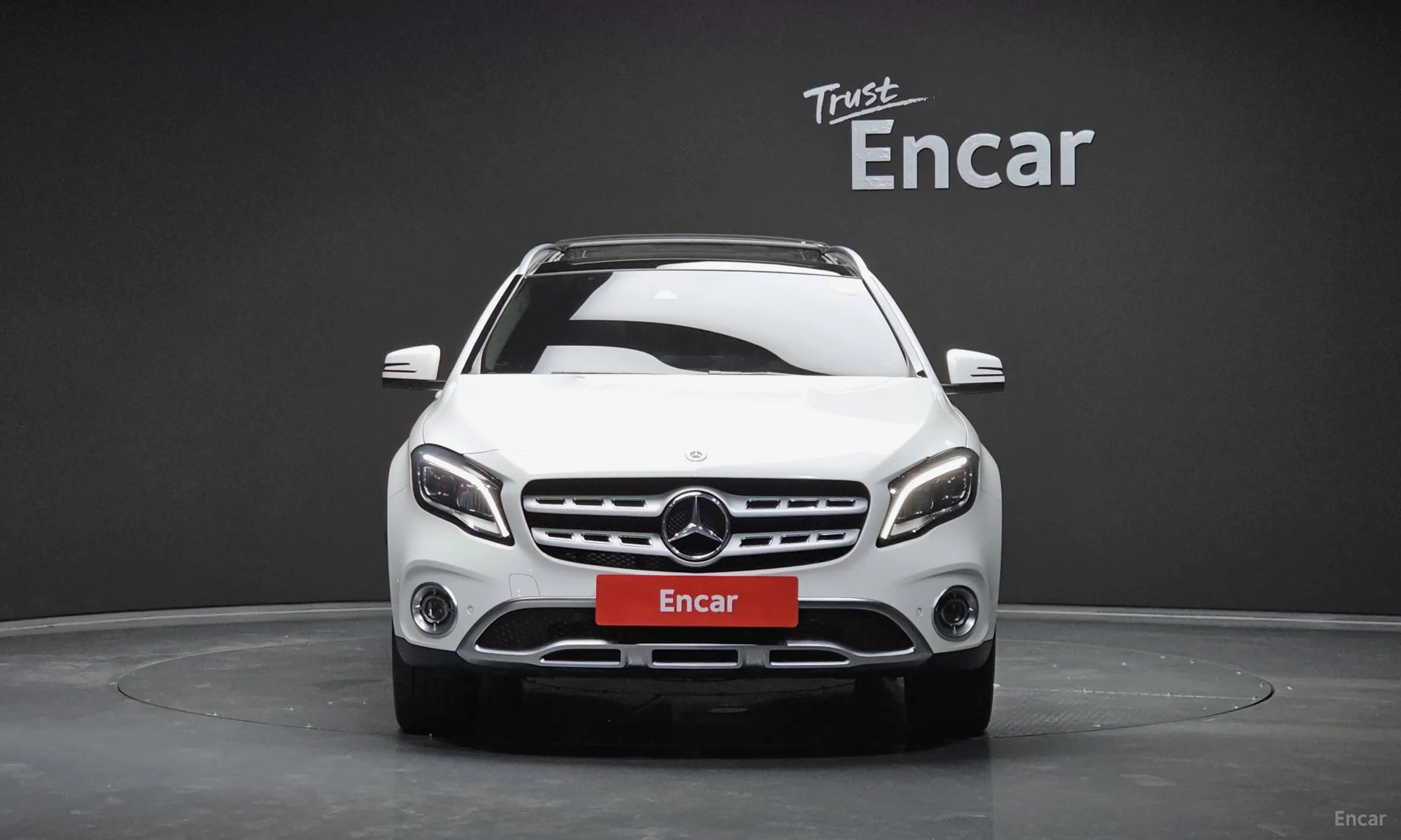 Mercedes Benz GLA-Class X156