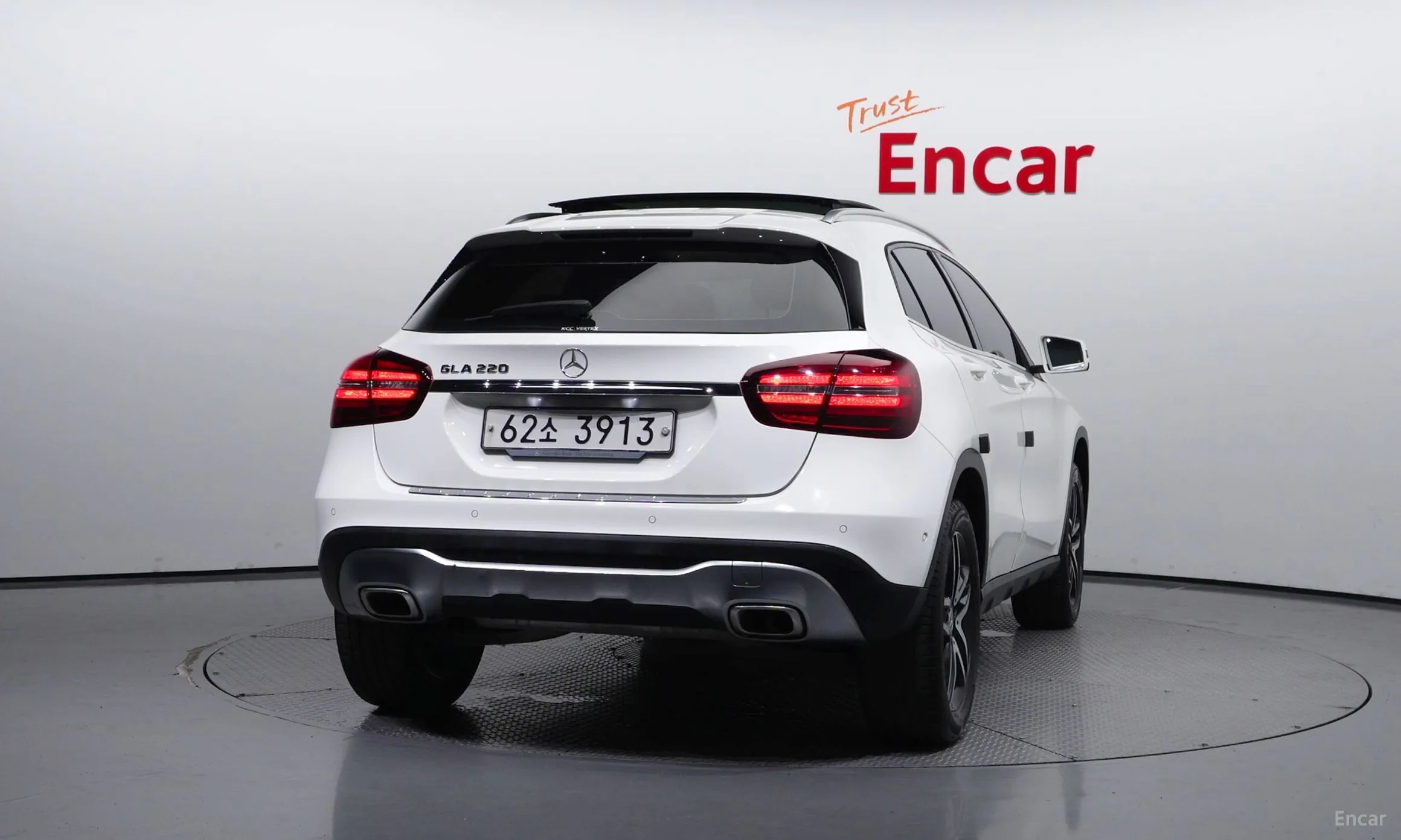 Mercedes Benz GLA-Class X156 превью 3