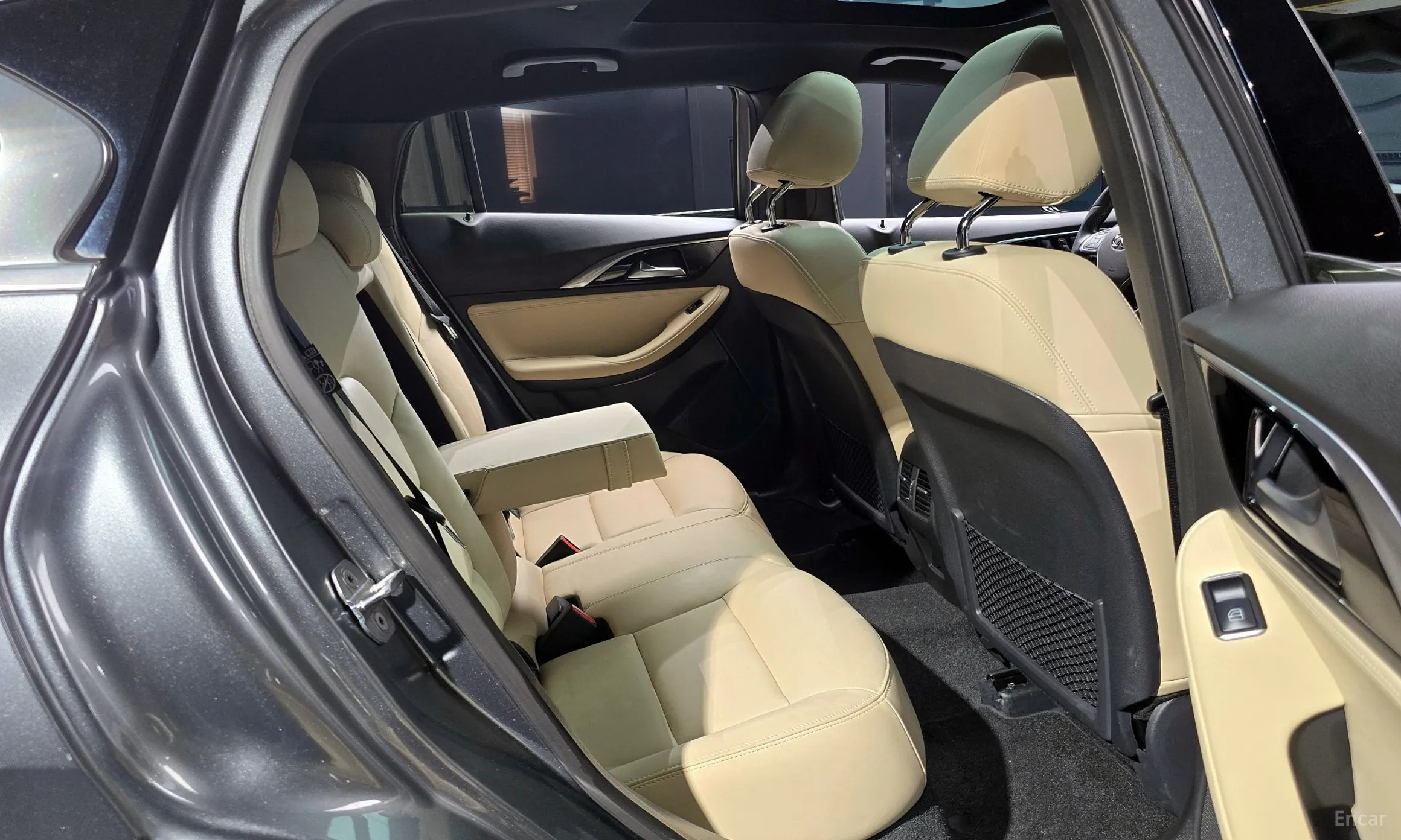 Infiniti Q30 превью 12