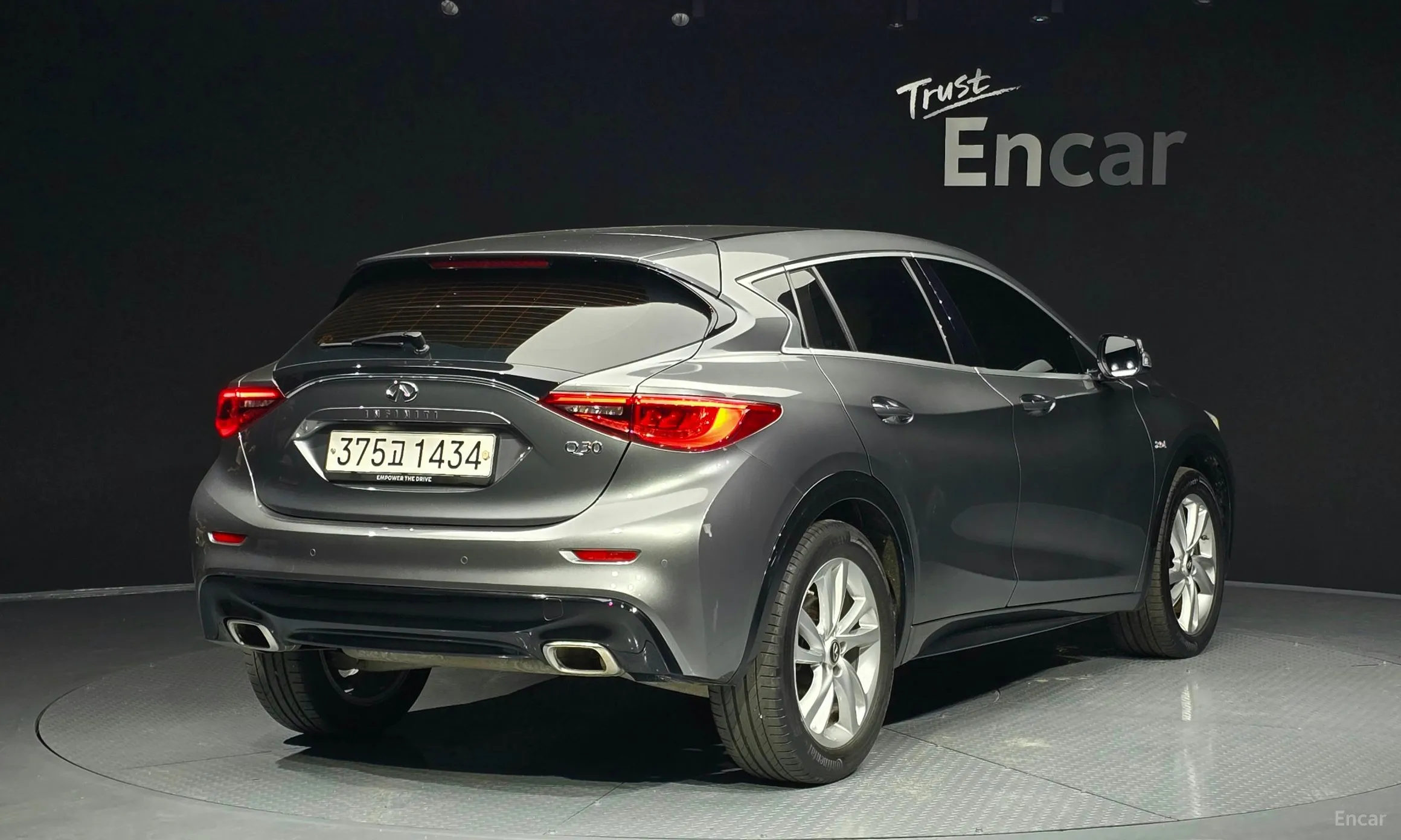 Infiniti Q30