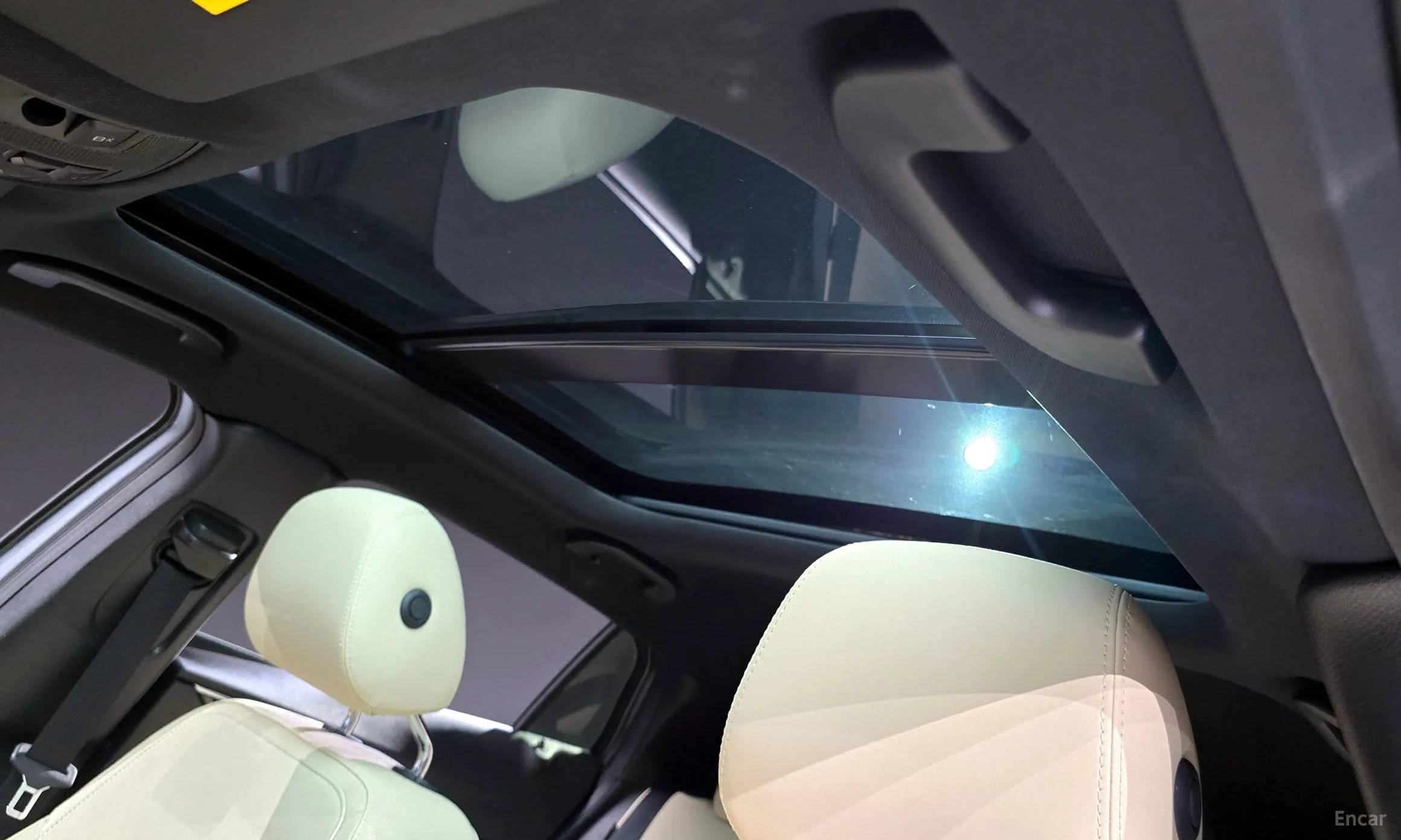 Infiniti Q30 превью 19