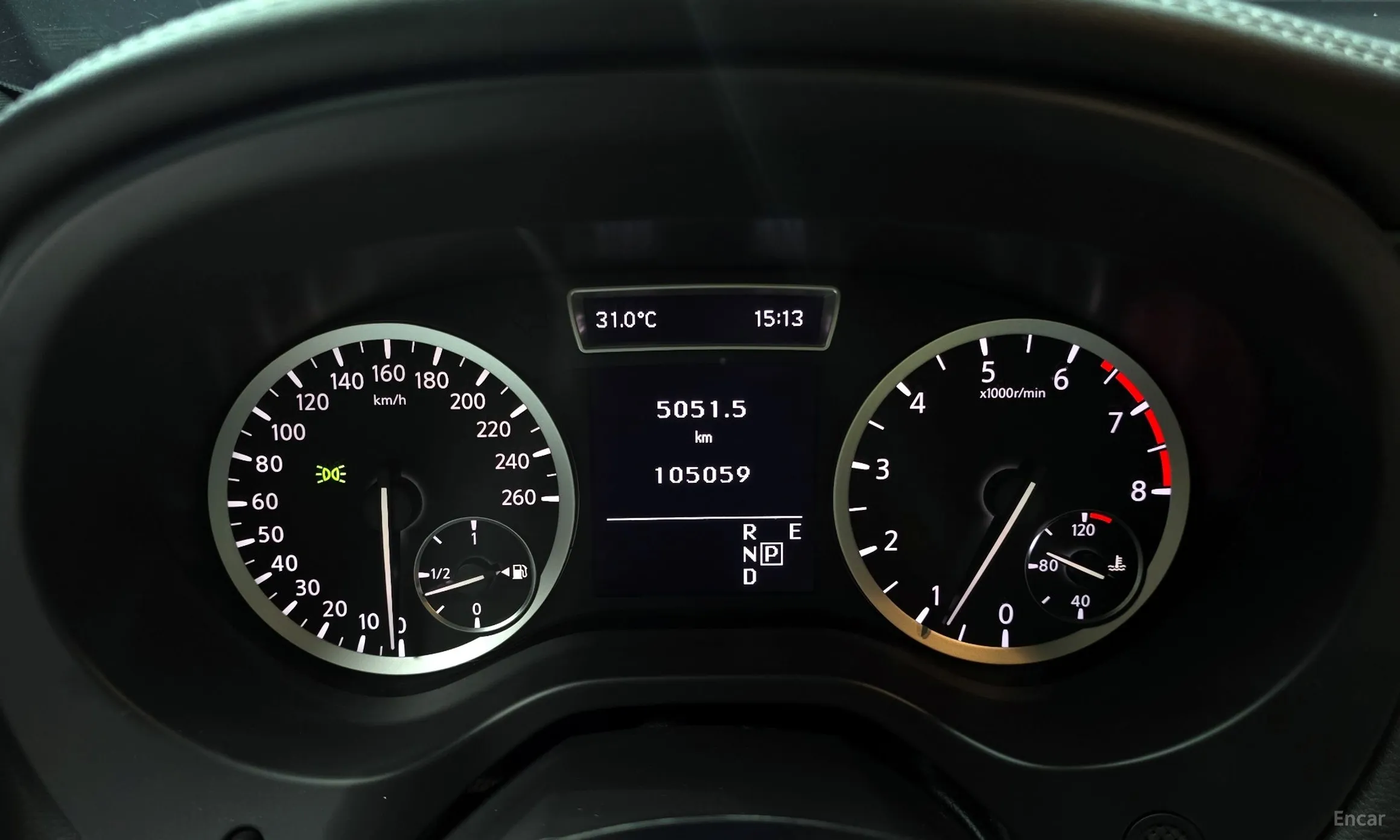 Infiniti Q30 превью 8