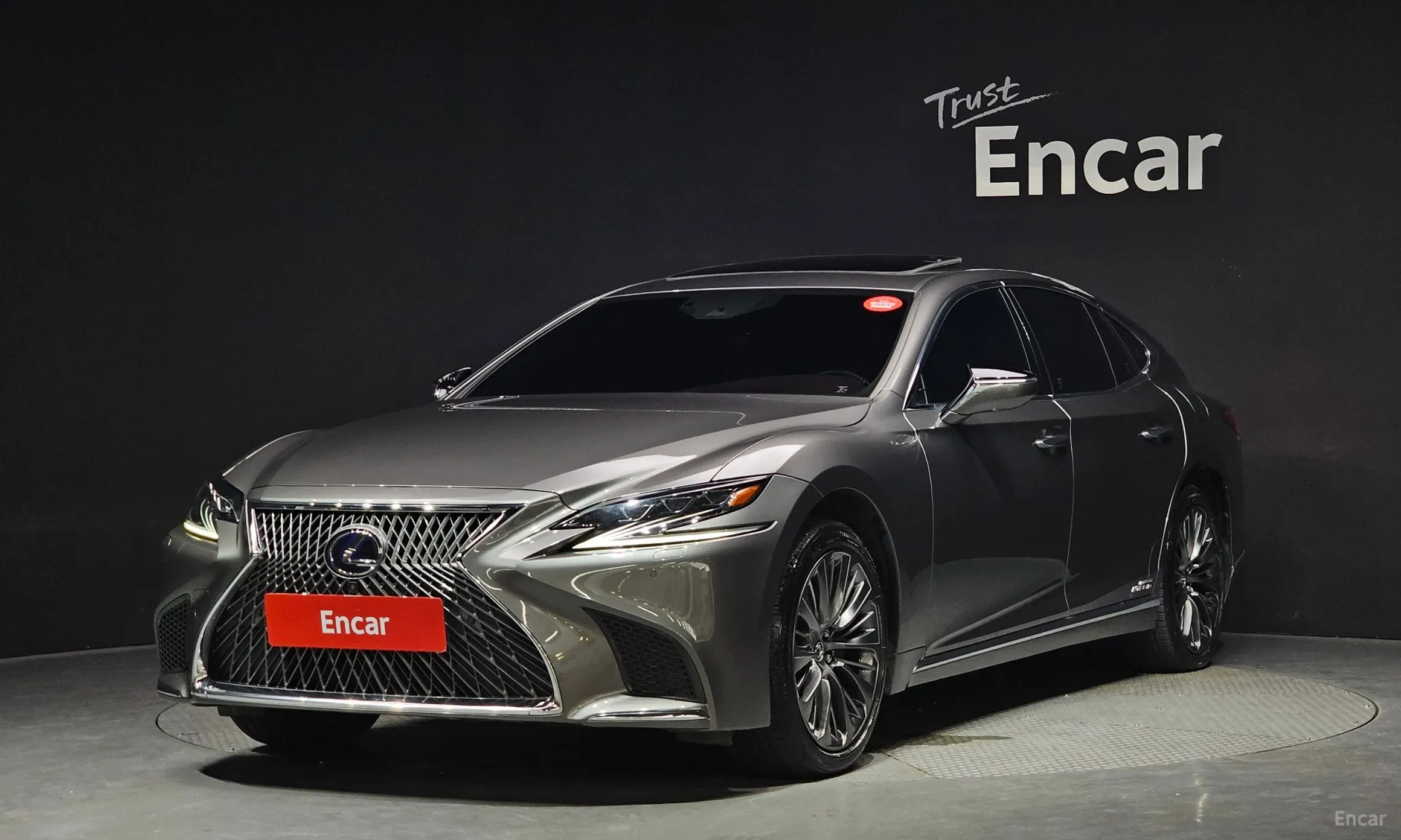 Lexus LS500h Gen 5