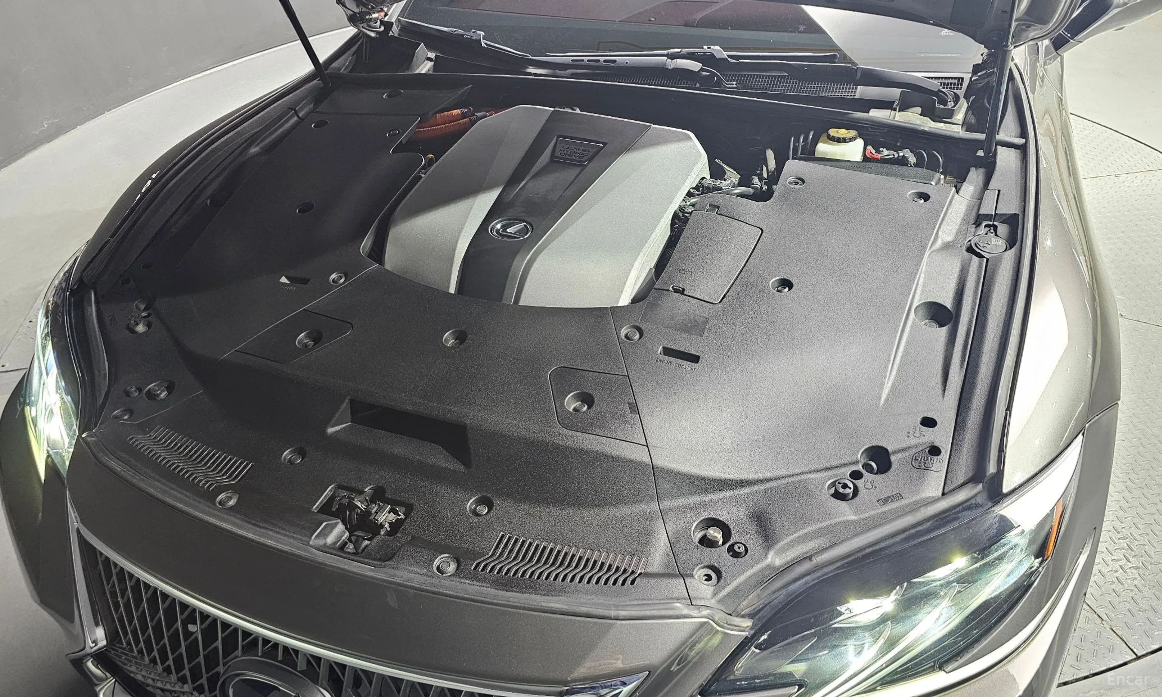 Lexus LS500h Gen 5 превью 6