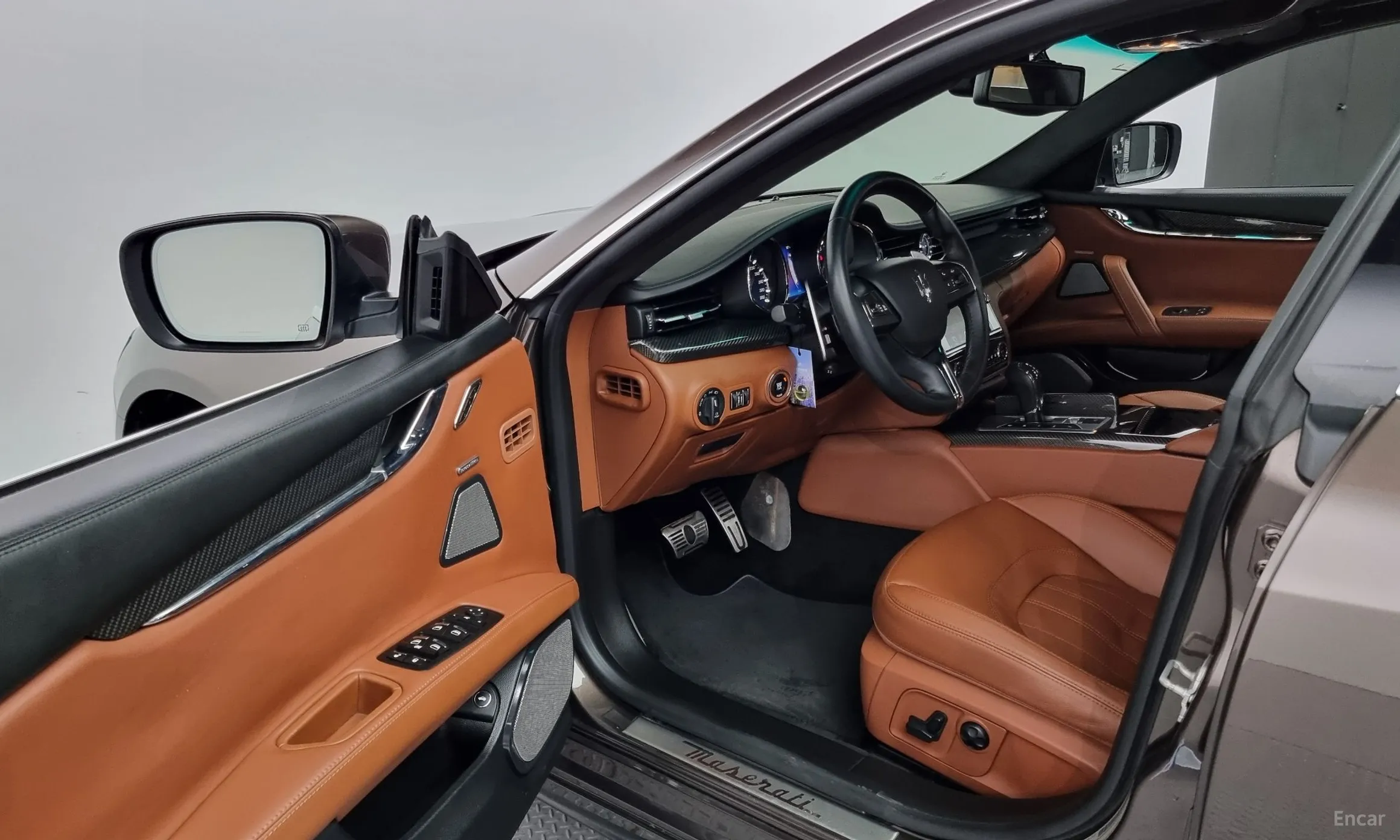 Maserati Quattroporte превью 12