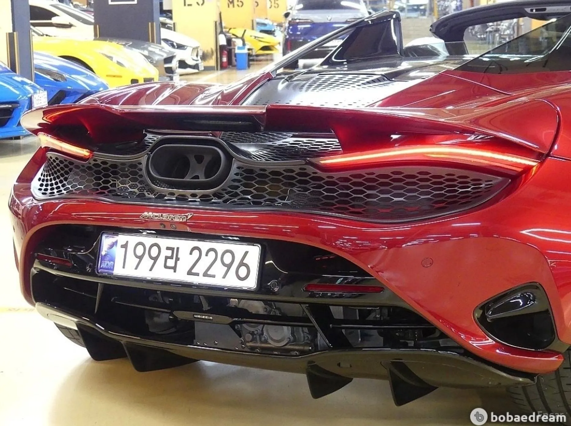 McLaren 750S превью 10